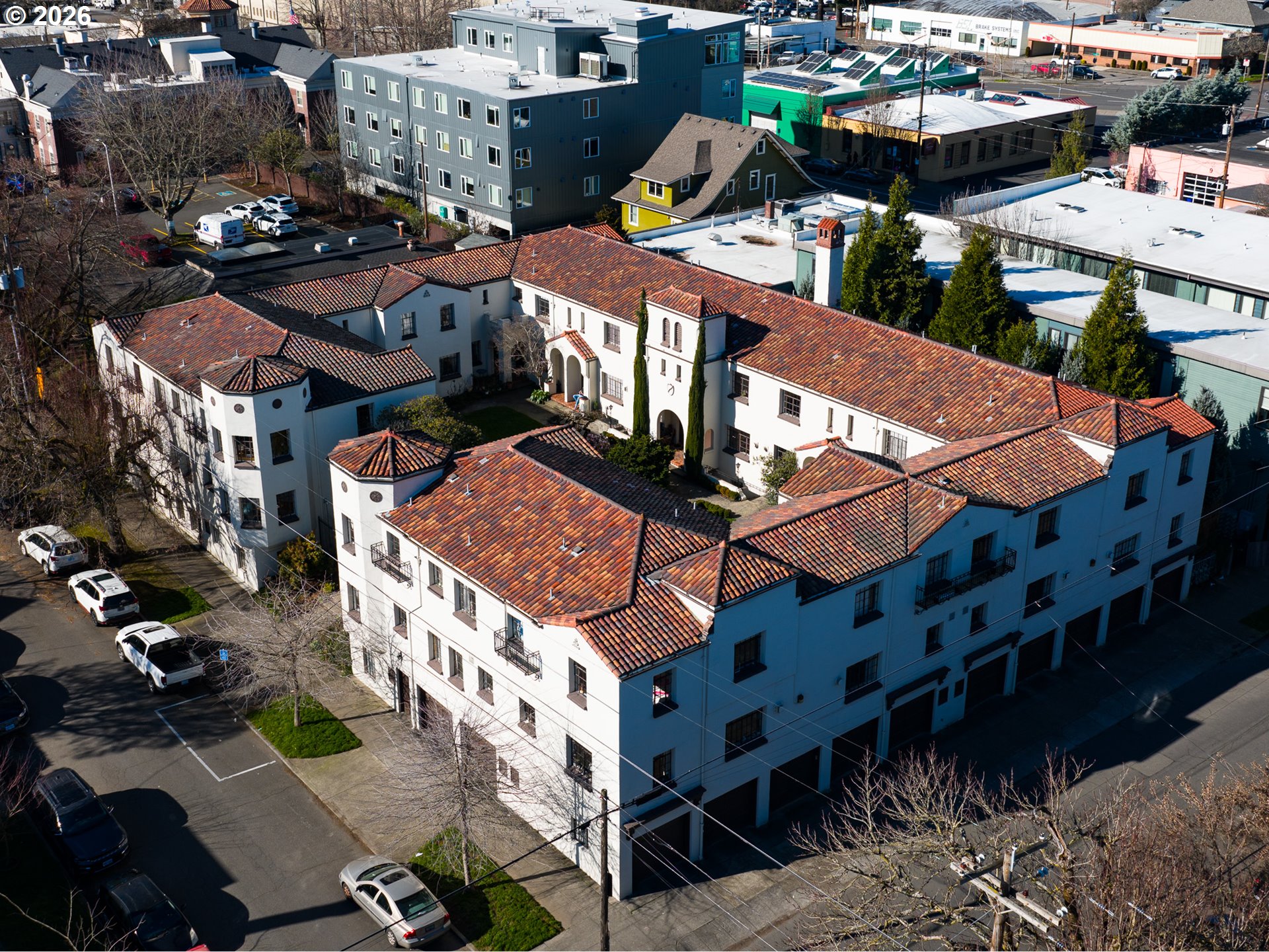 2325 NE FLANDERS ST 6