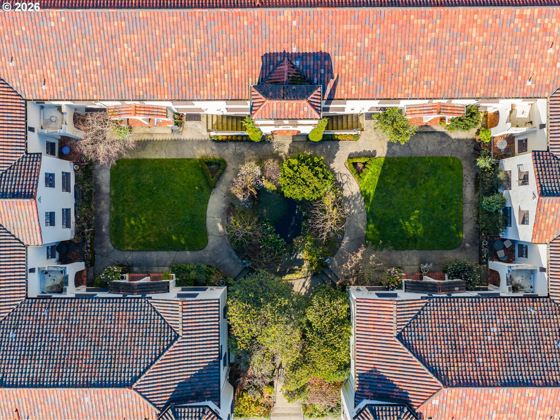 2325 NE FLANDERS ST 6