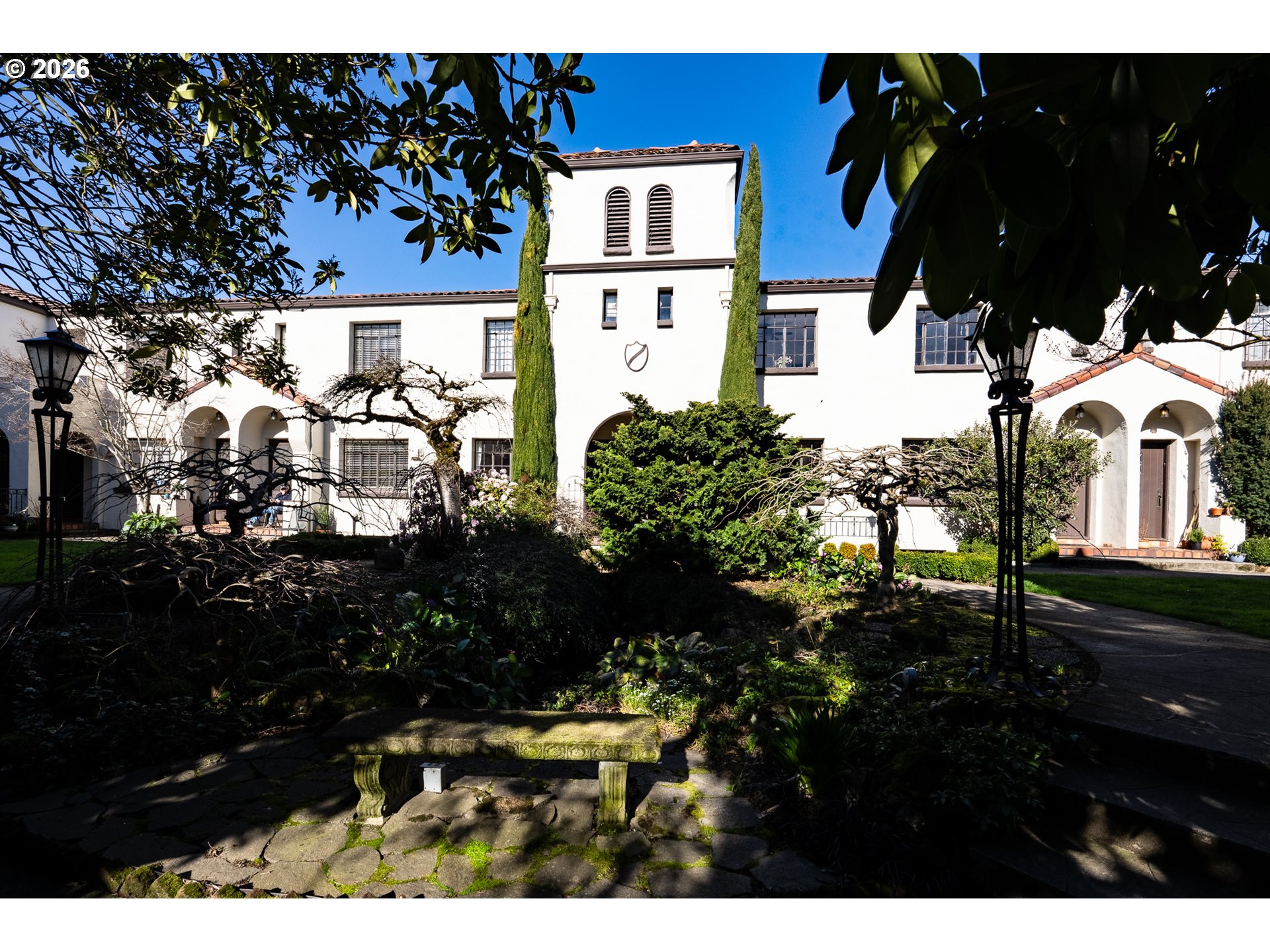 2325 NE FLANDERS ST 6