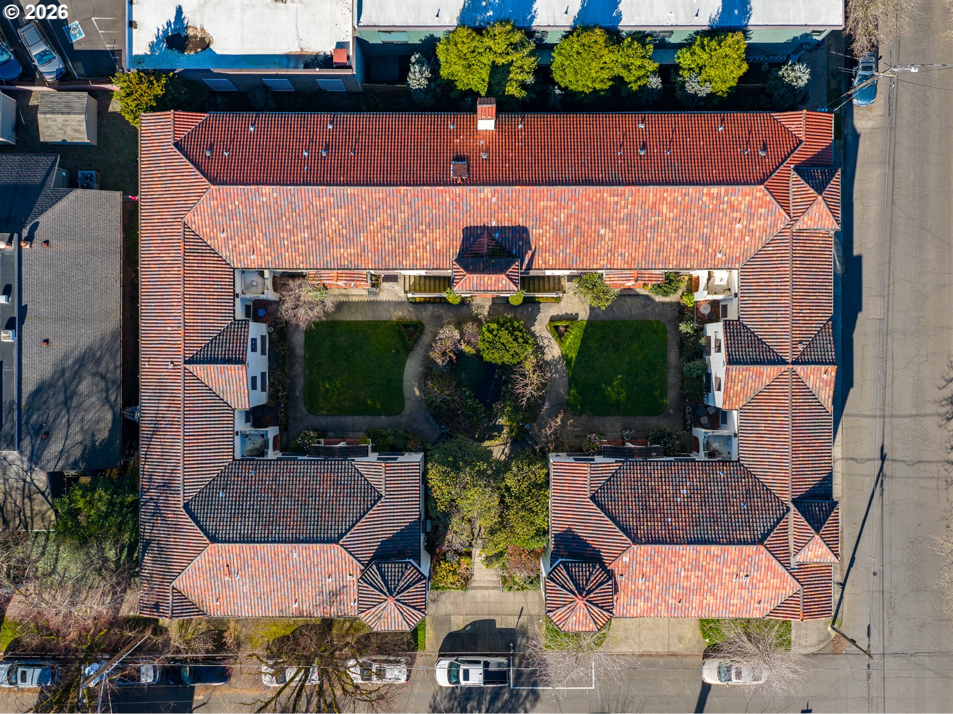 2325 NE FLANDERS ST 6