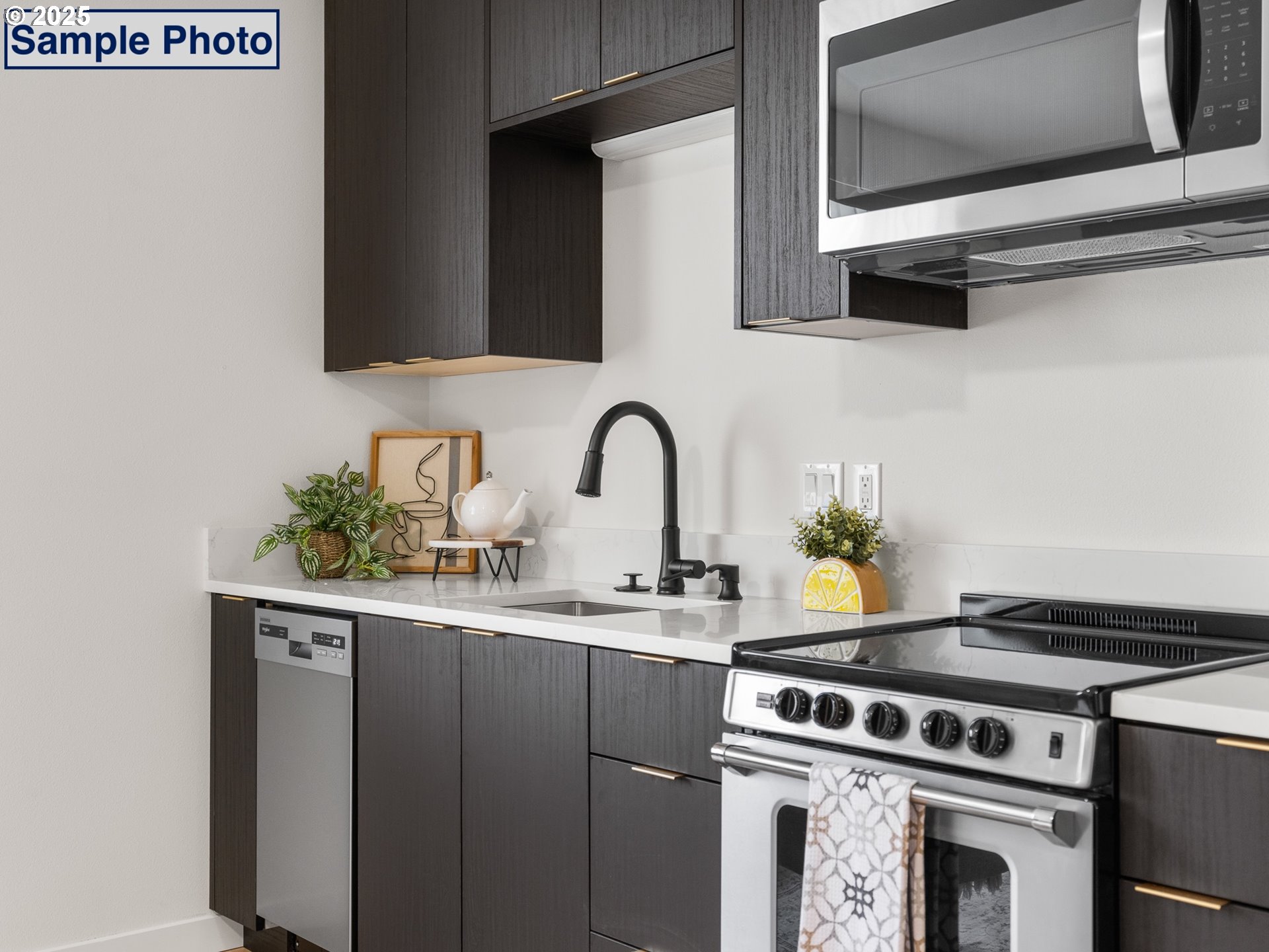 10985 E Burnside ST 3