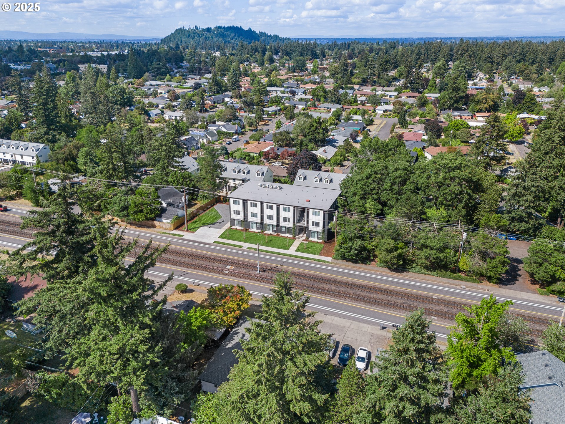 10985 E Burnside ST 3