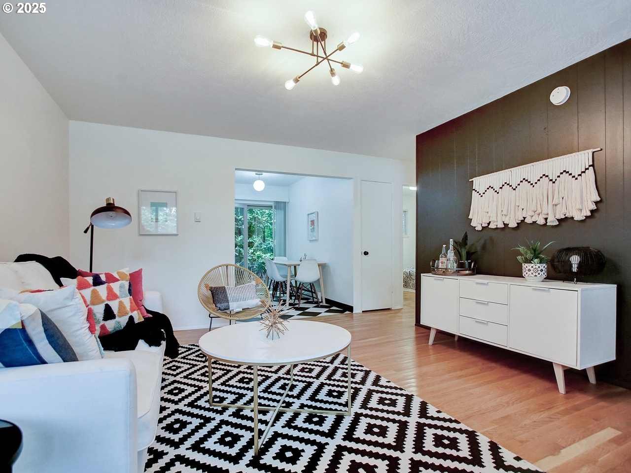 705 SE 27TH AVE, Portland