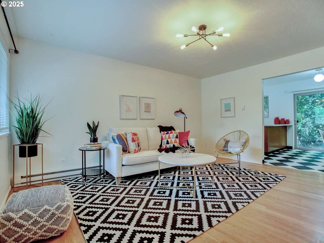 705 SE 27TH AVE, Portland