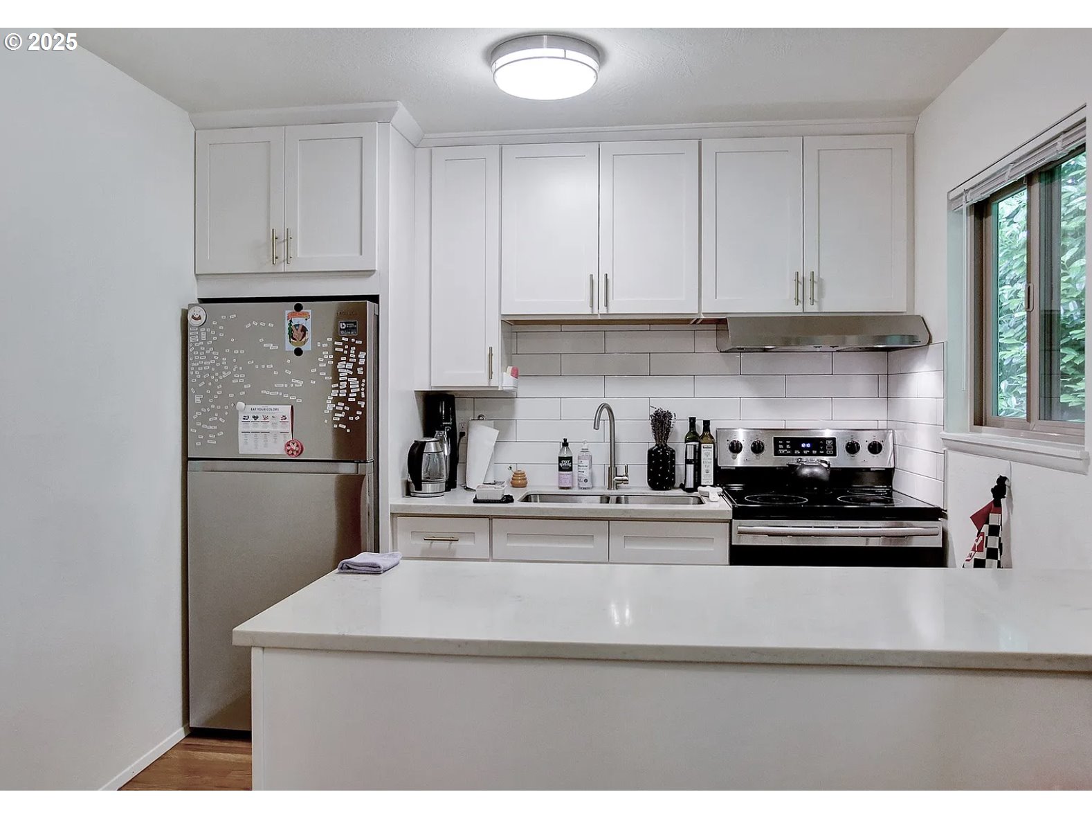 705 SE 27TH AVE, Portland