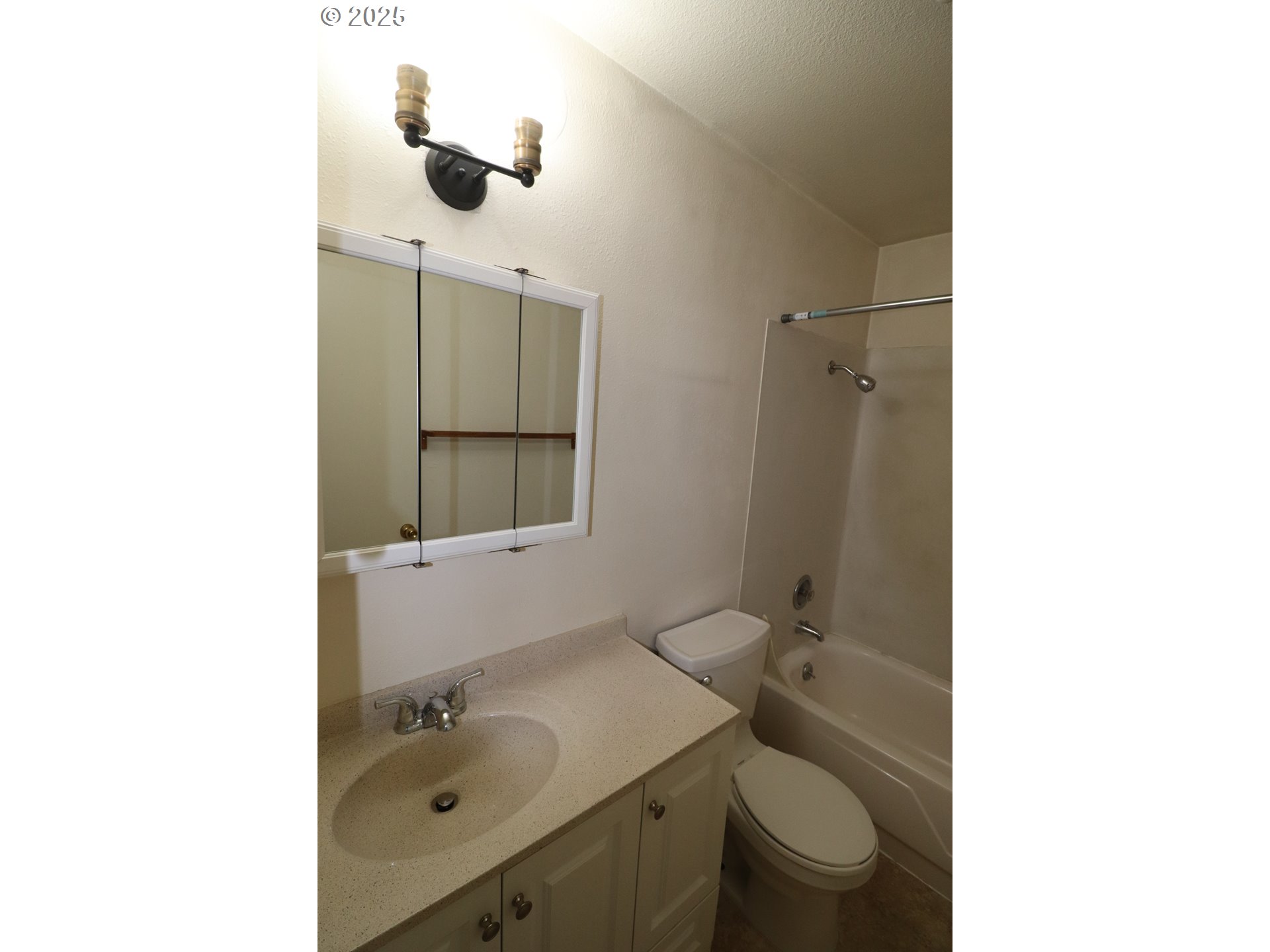 705 SE 27TH AVE, Portland