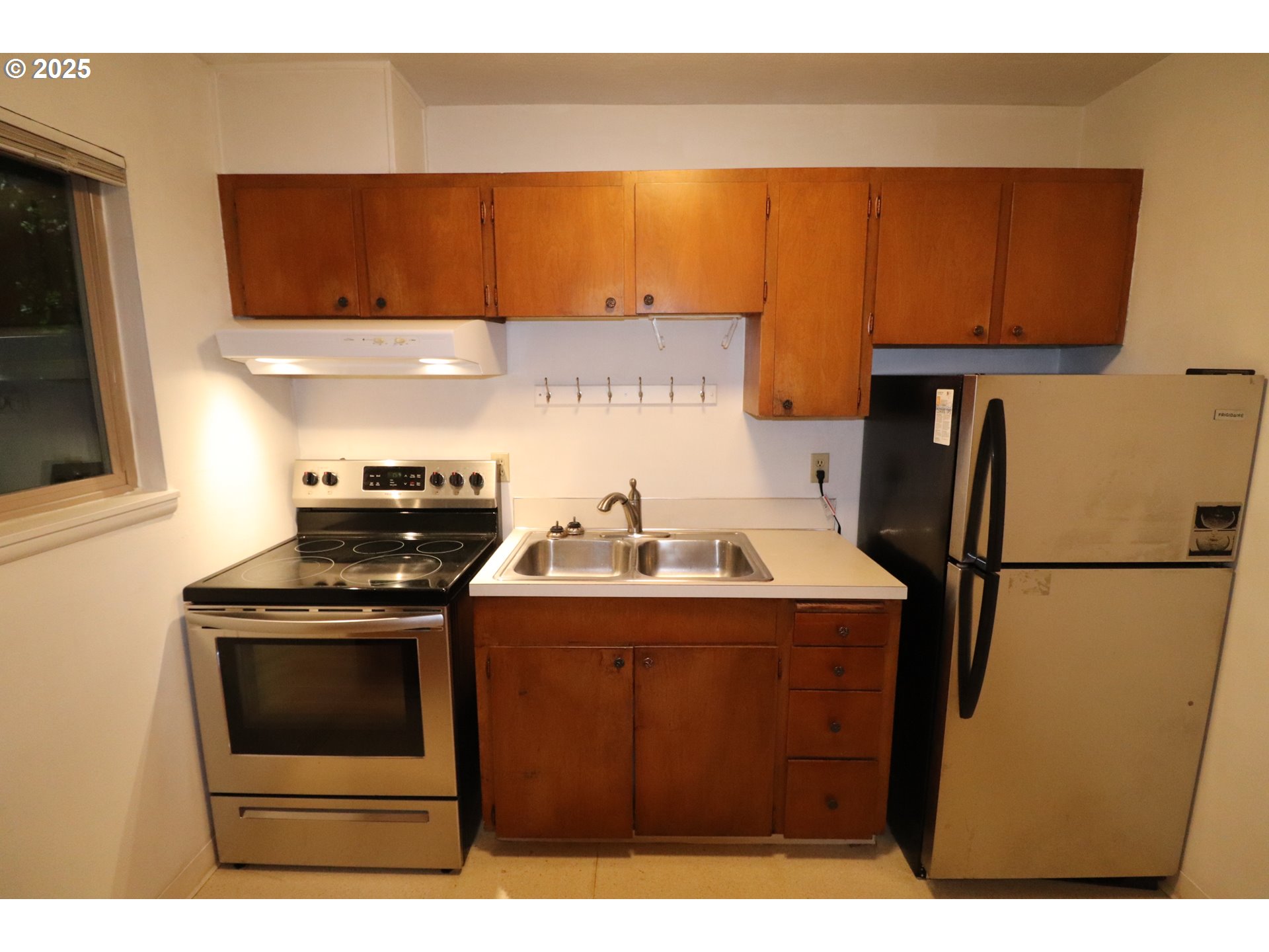 705 SE 27TH AVE, Portland