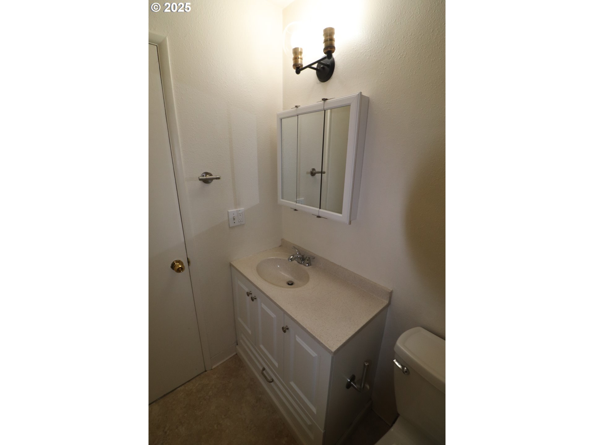 705 SE 27TH AVE, Portland