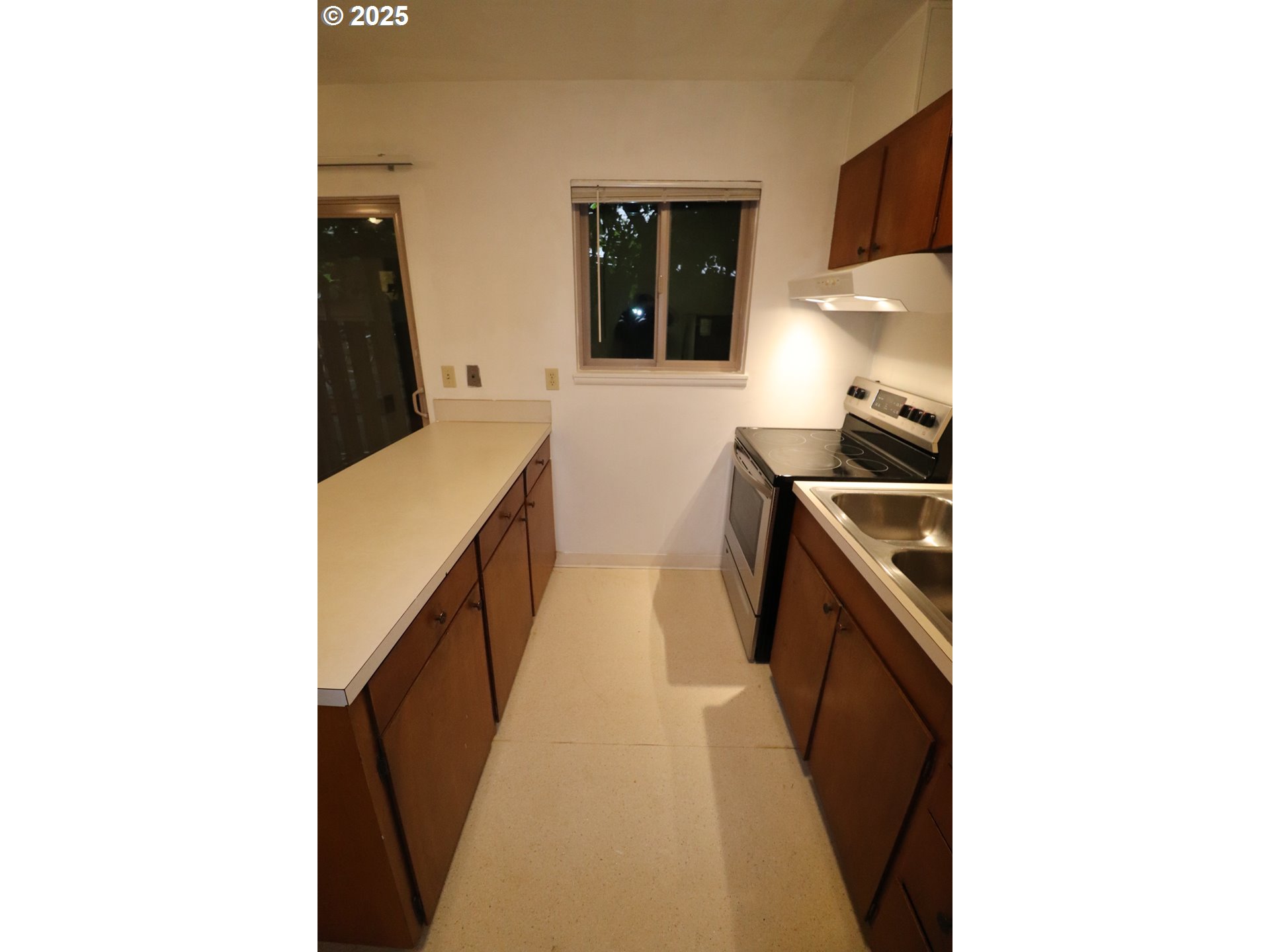 705 SE 27TH AVE, Portland