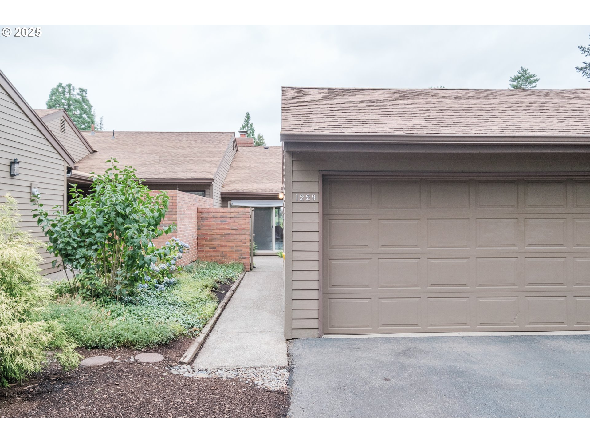 1229 NW MICHELBOOK LN, McMinnville