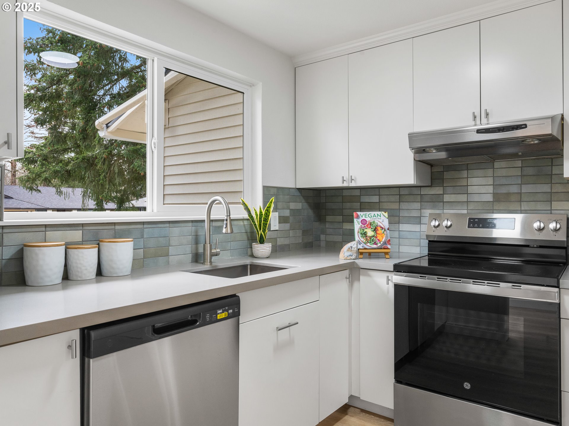 8955 SW PARKVIEW LOOP