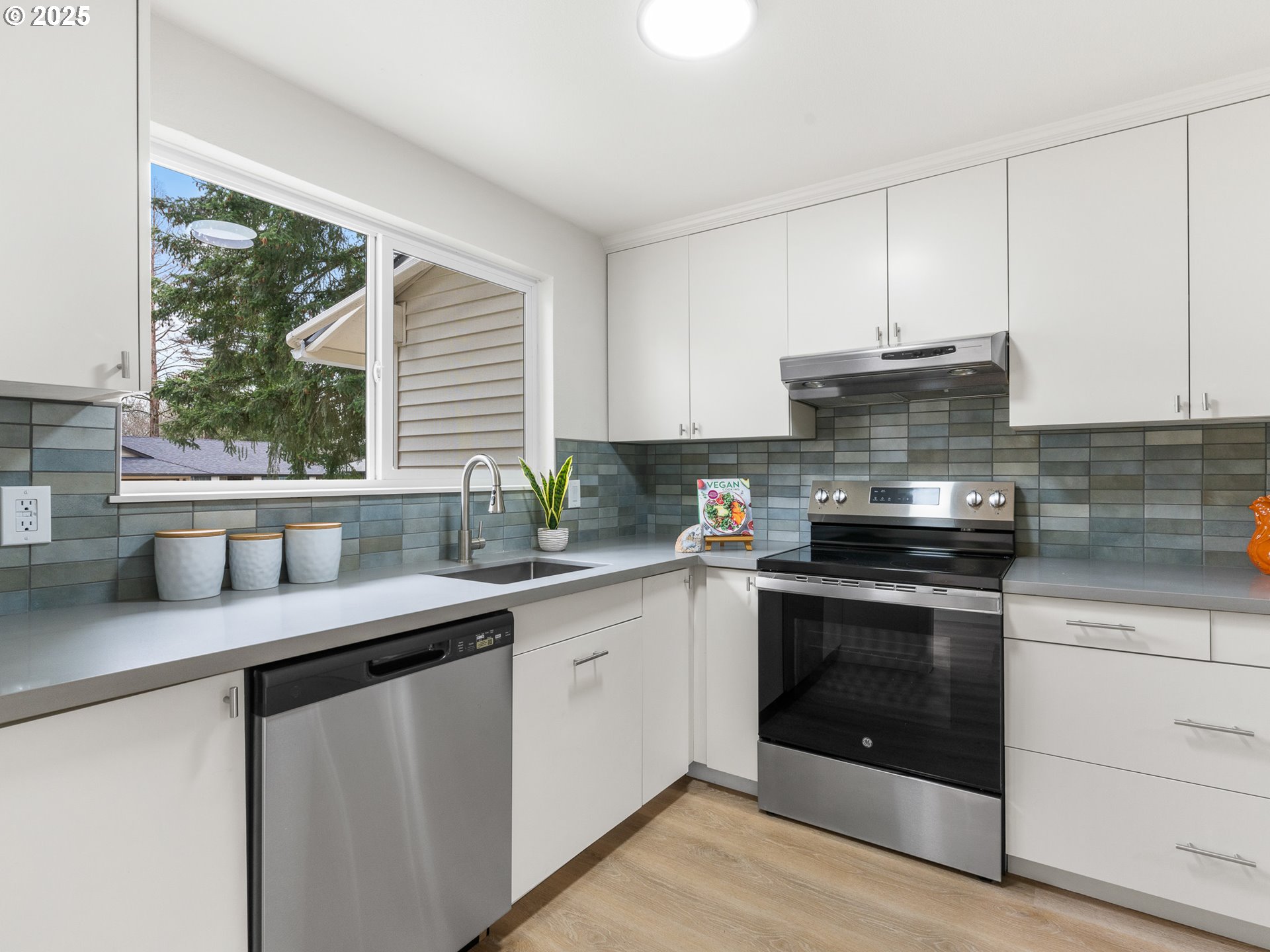 8955 SW PARKVIEW LOOP