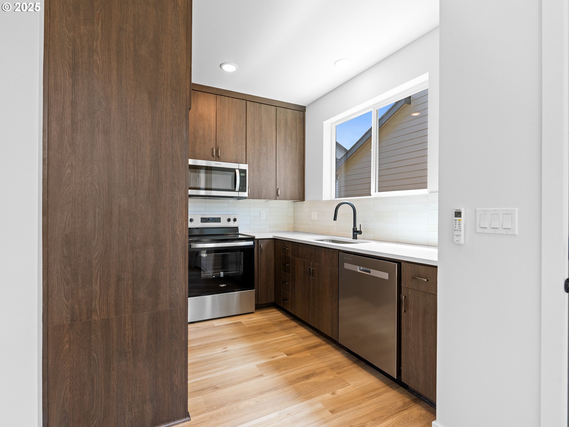 6902 SE 77th AVE B, Portland Unit: B