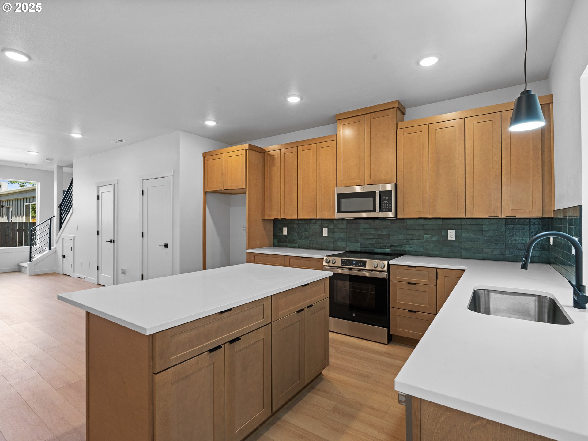 7191 SE Crystal Springs BLVD 9, Portland Unit: 9