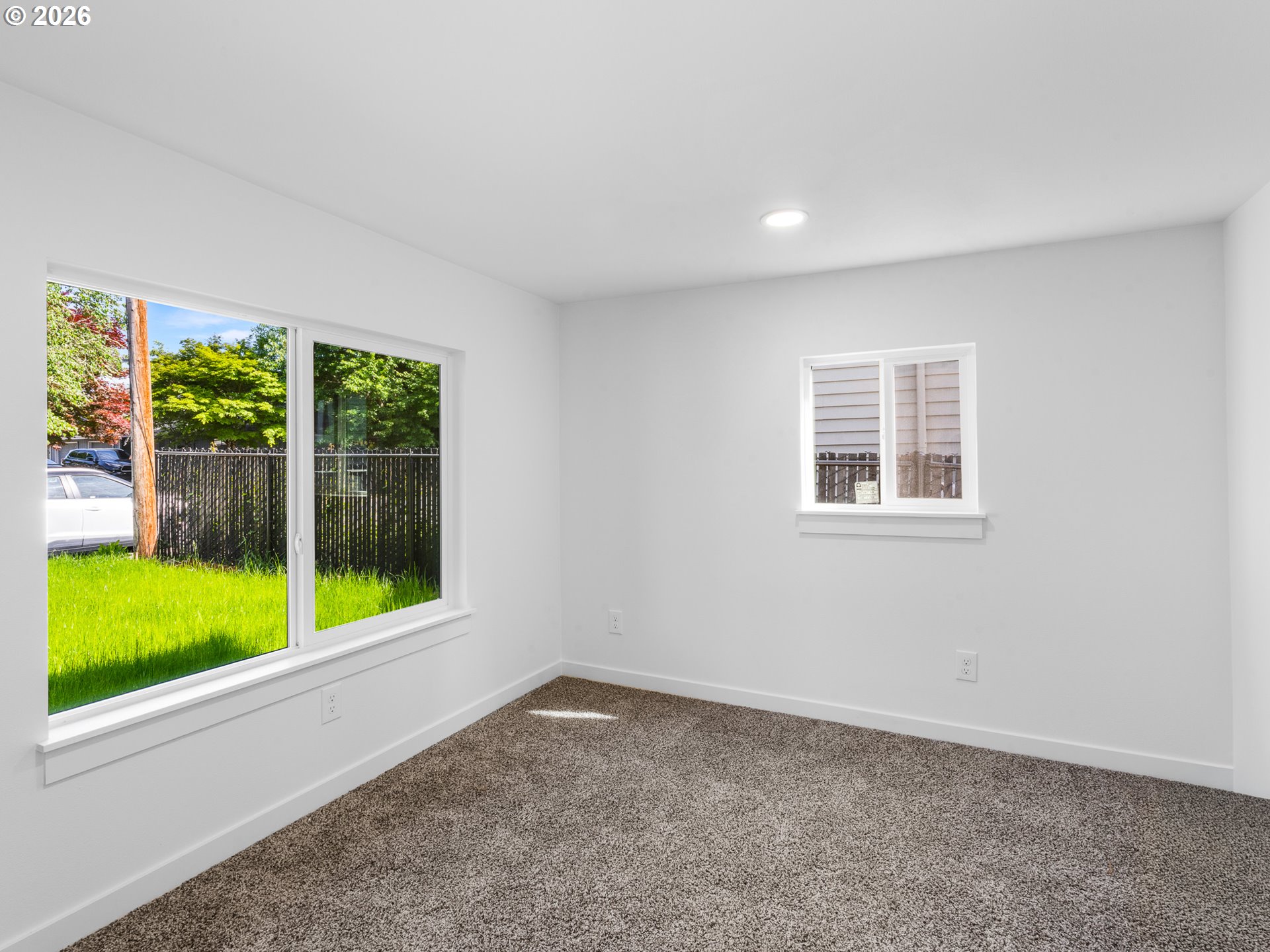 161 NW FREEMAN AVE