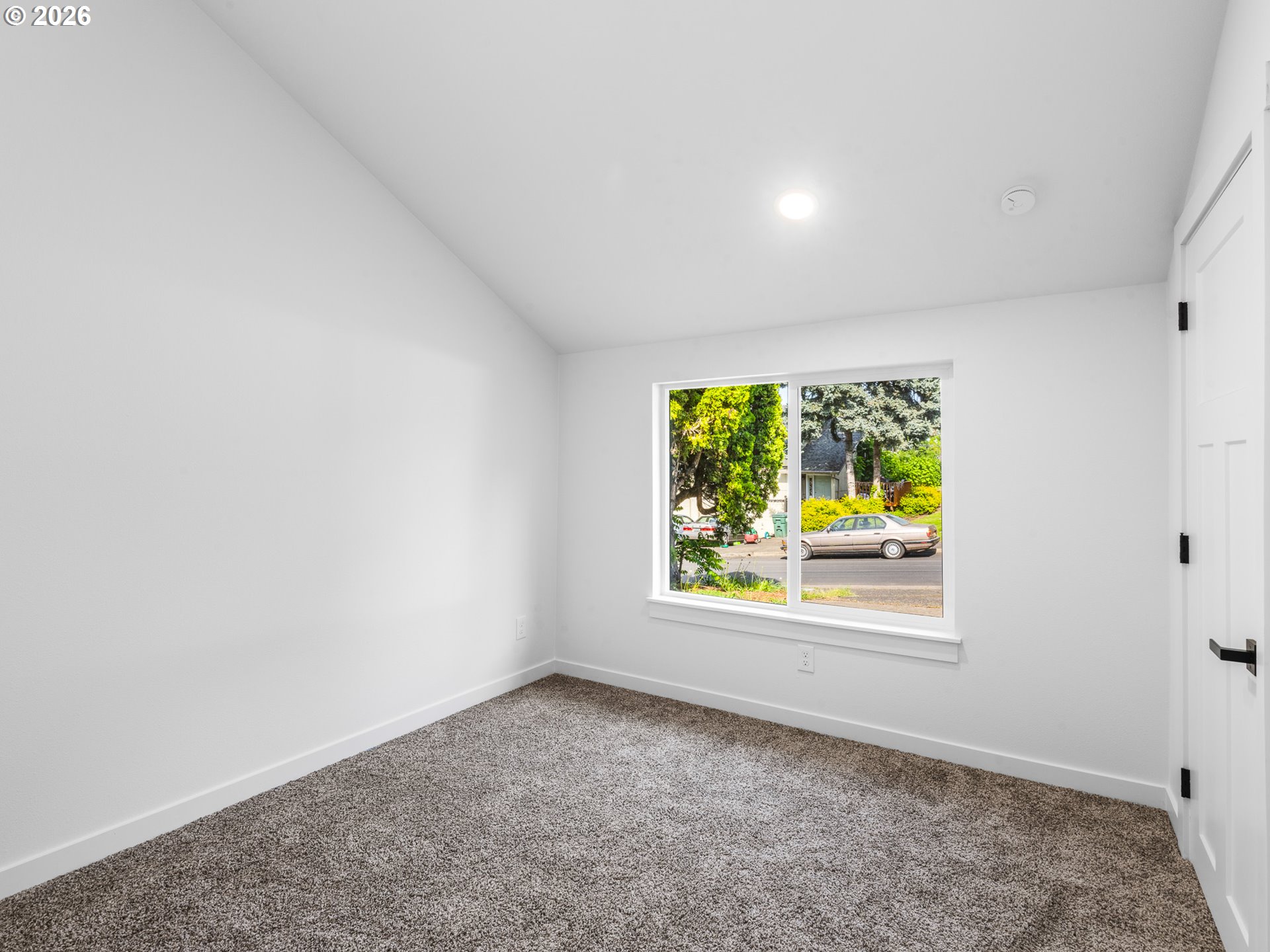 161 NW FREEMAN AVE