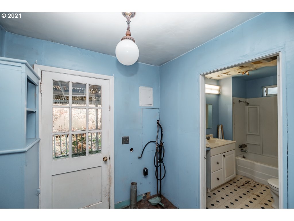 19080 SW ROCK CREEK RD