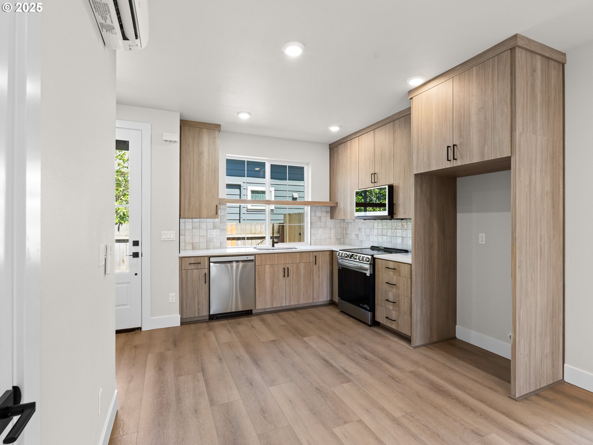 1580 NE 52nd AVE 4