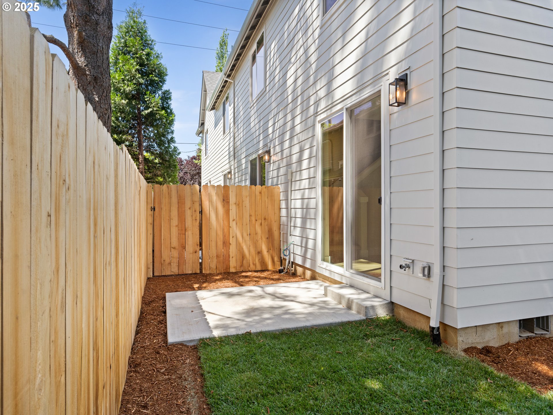 1580 NE 52nd AVE 4