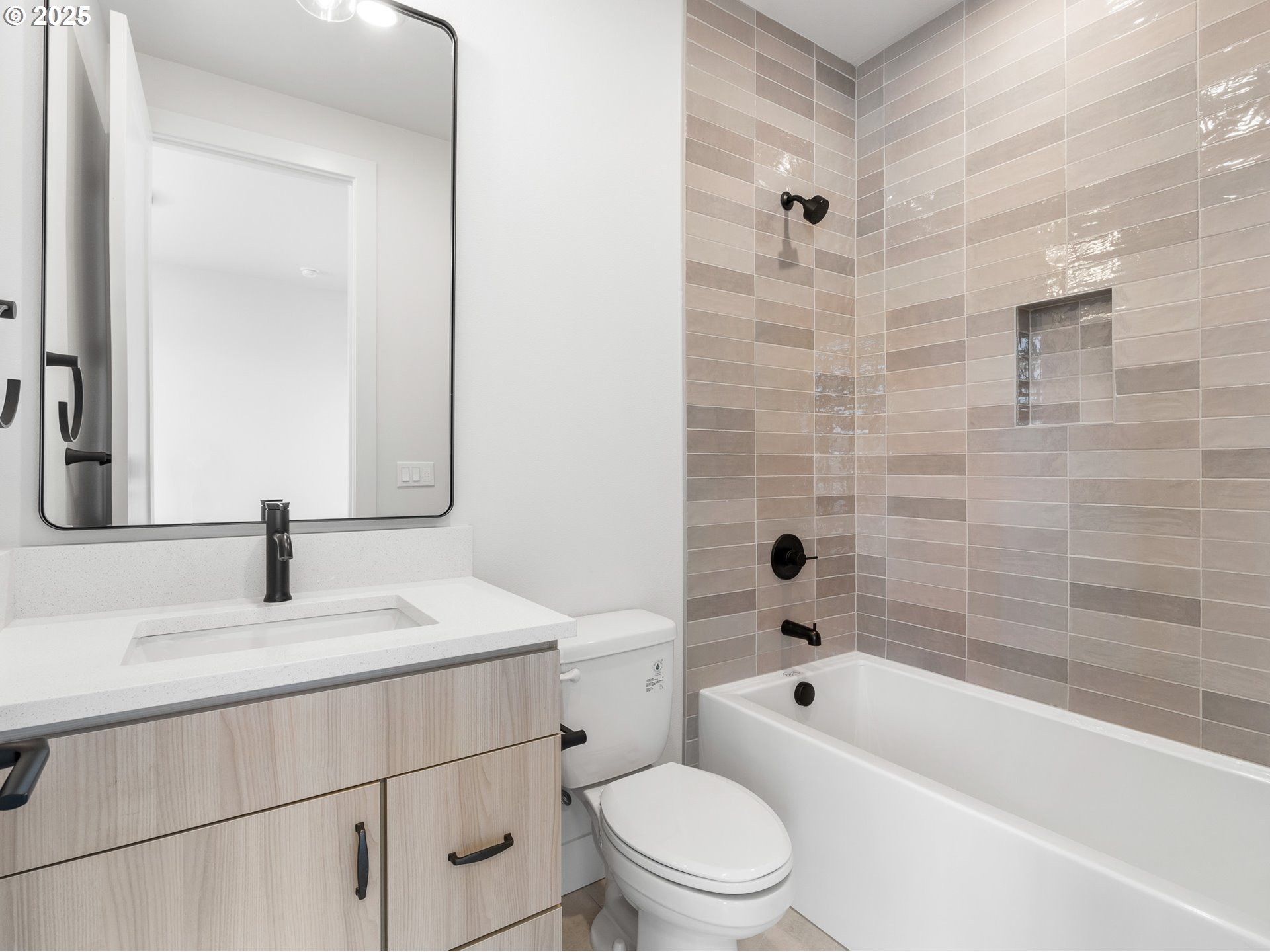 4073 SE Milwaukie AVE 2, Portland Unit: 2