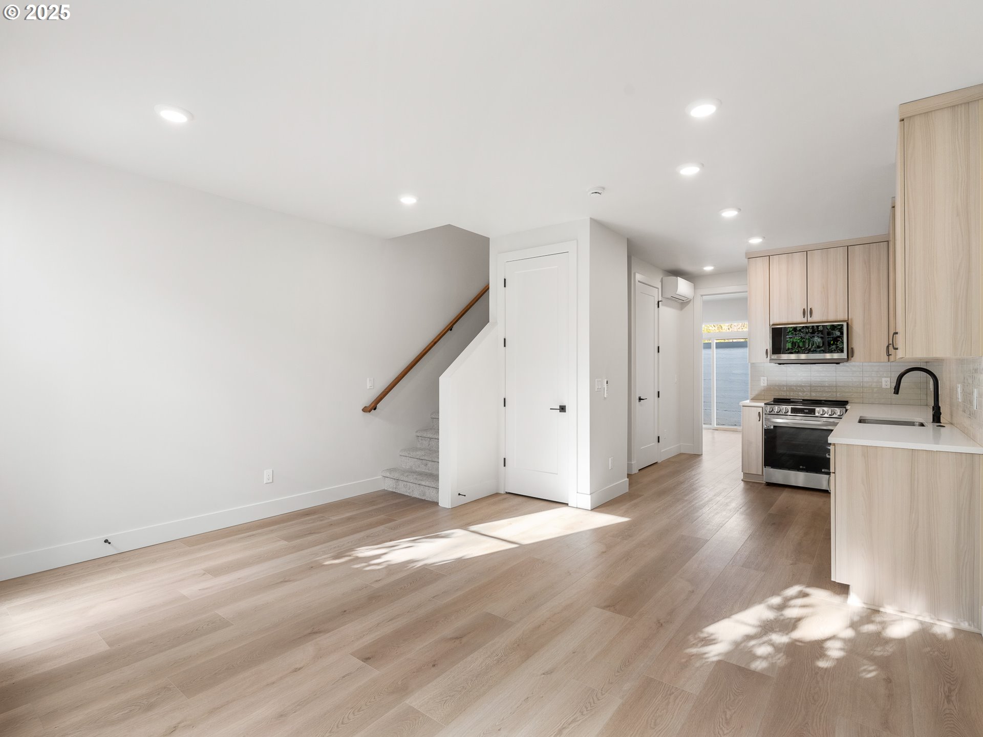 4073 SE Milwaukie AVE 2, Portland Unit: 2