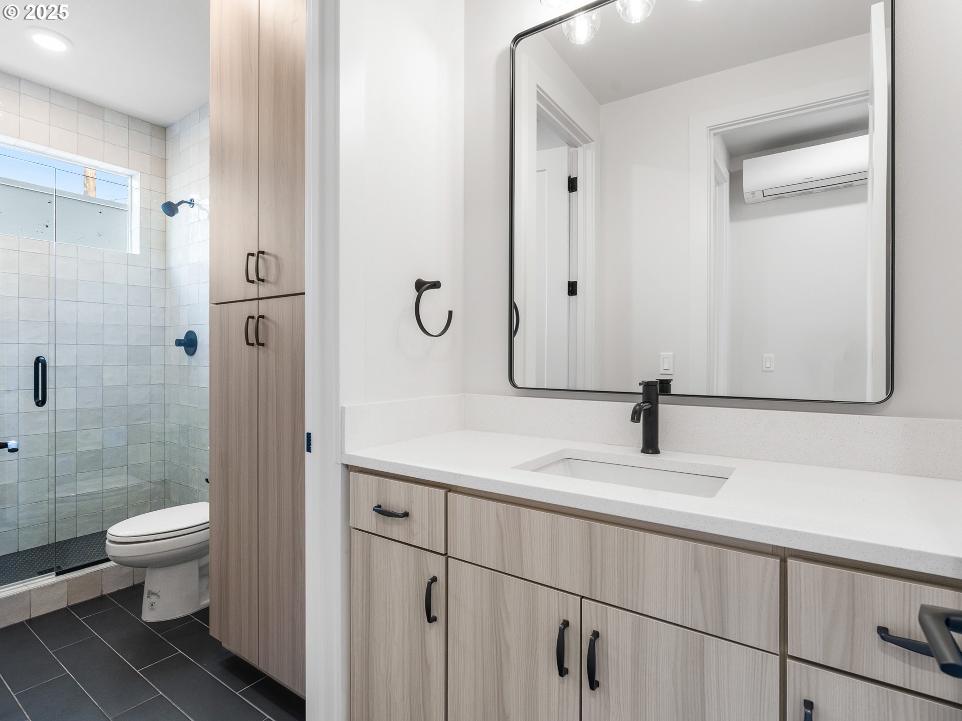 4073 SE Milwaukie AVE 2, Portland Unit: 2