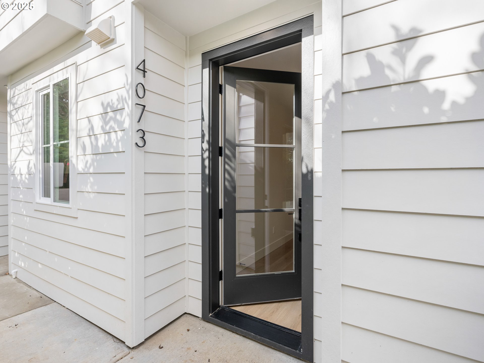 4073 SE Milwaukie AVE 2, Portland Unit: 2