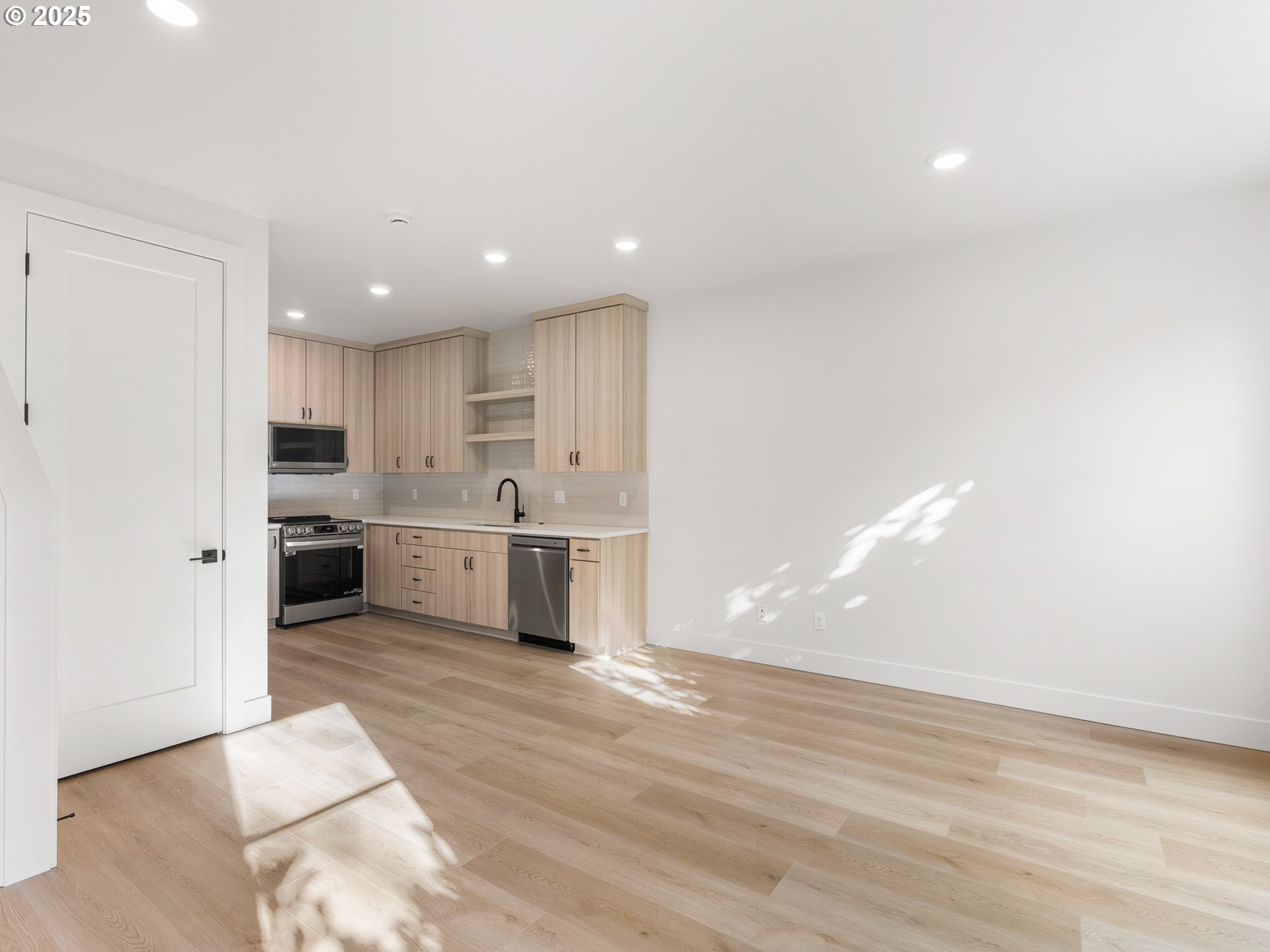 4073 SE Milwaukie AVE 2, Portland Unit: 2