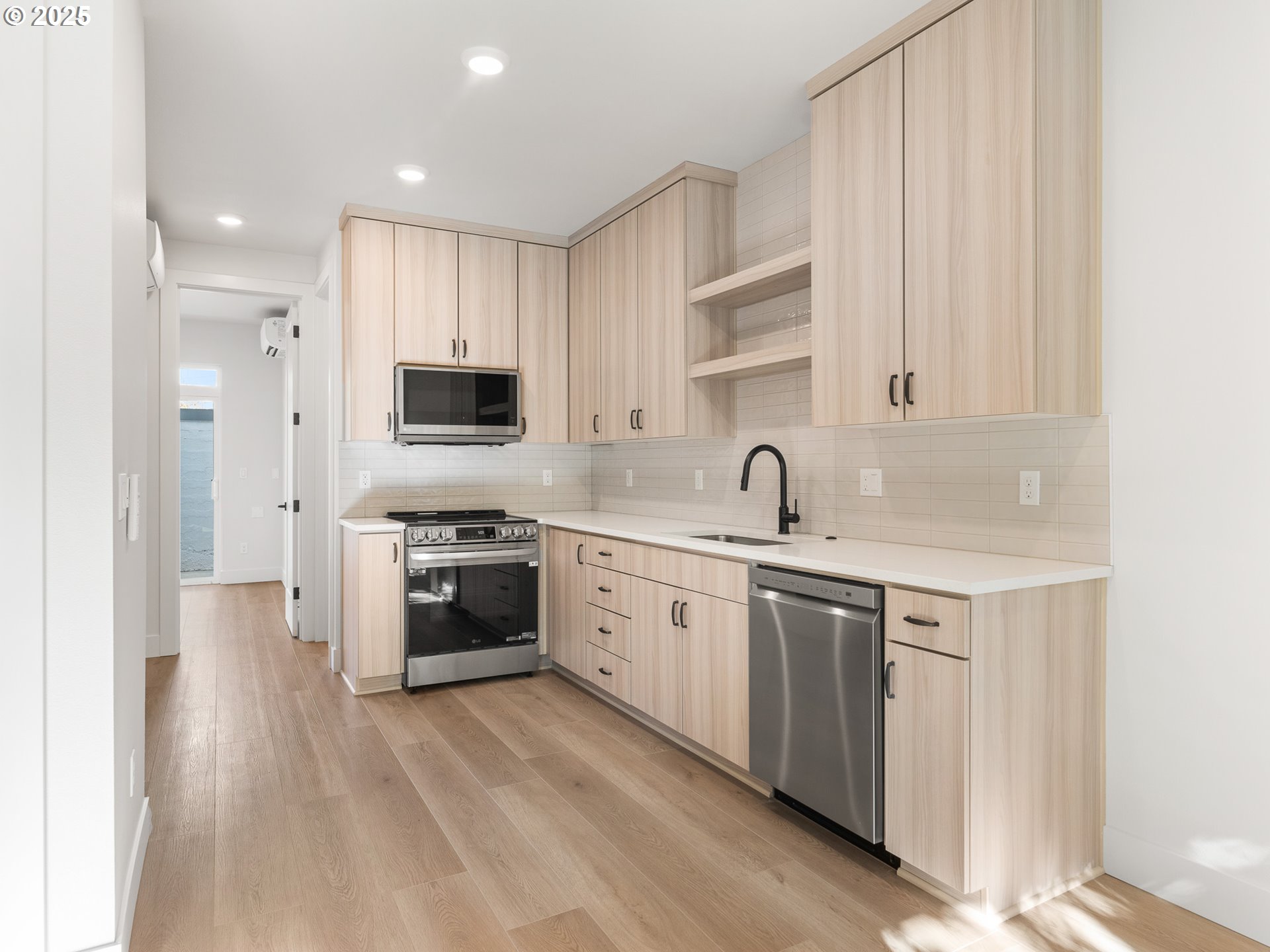 4073 SE Milwaukie AVE 2, Portland Unit: 2