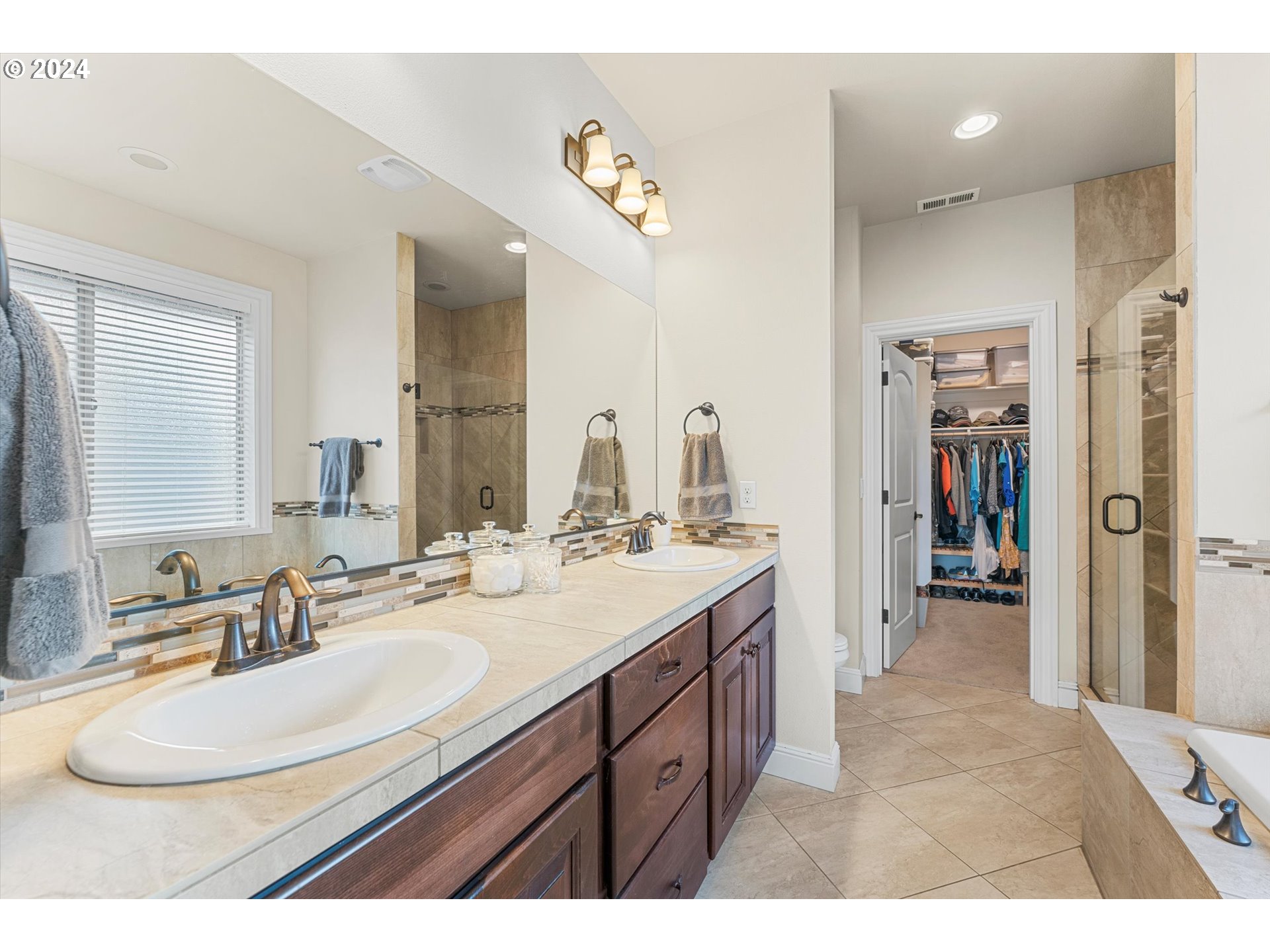 1234 SW FOREST GLEN DR, McMinnville