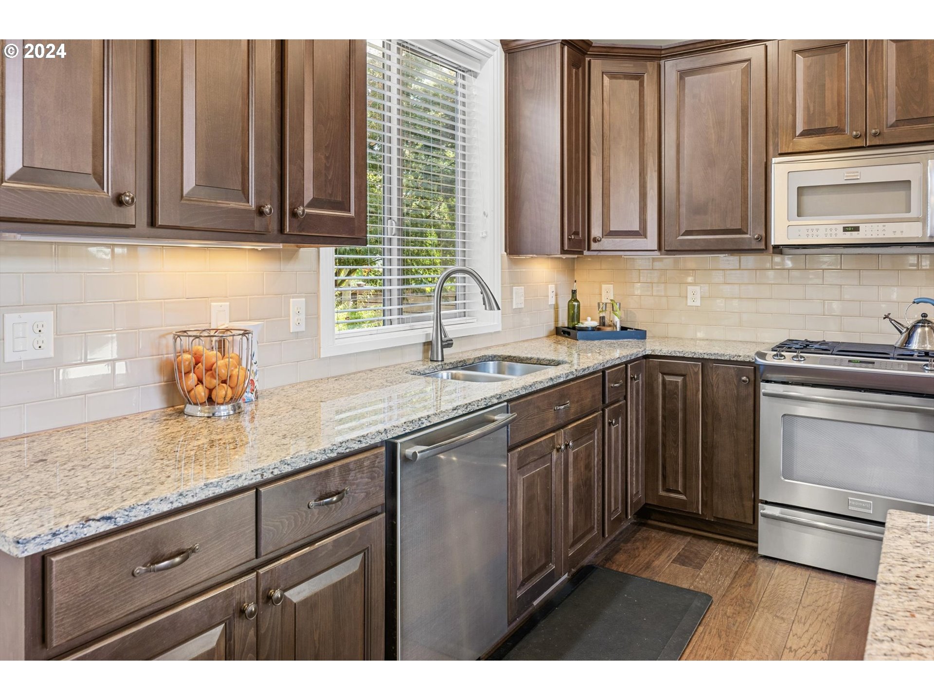 1234 SW FOREST GLEN DR, McMinnville