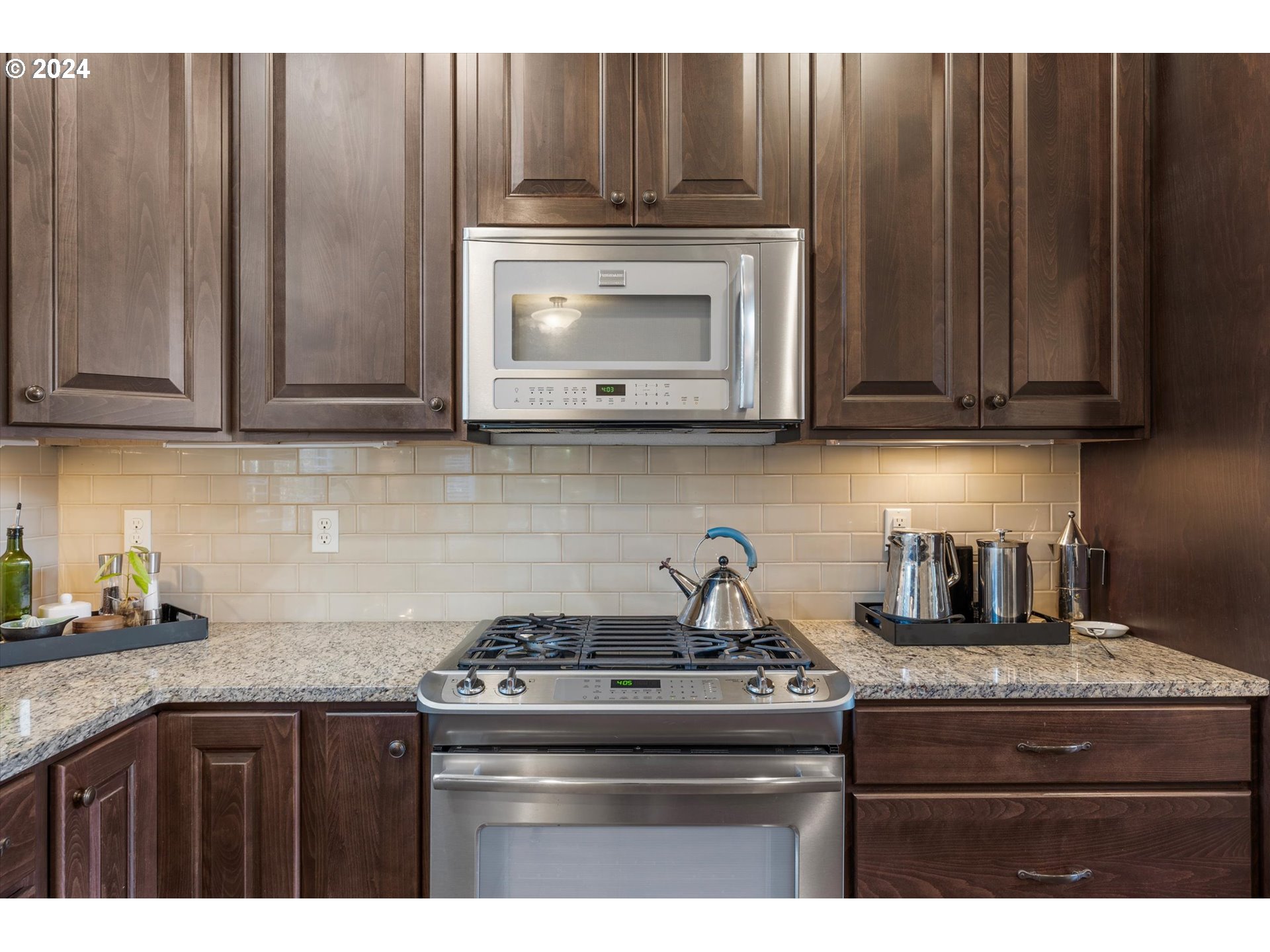 1234 SW FOREST GLEN DR, McMinnville