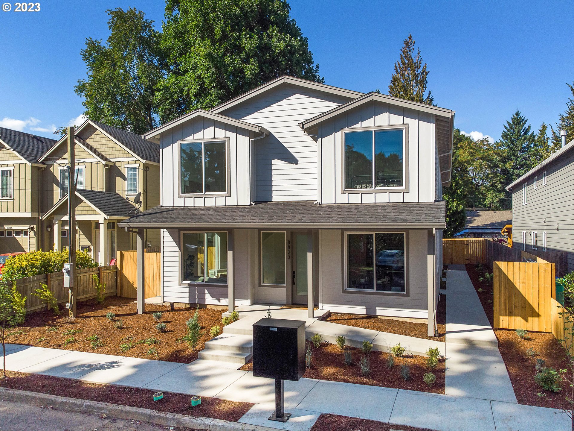 8823 N Endicott AVE 1