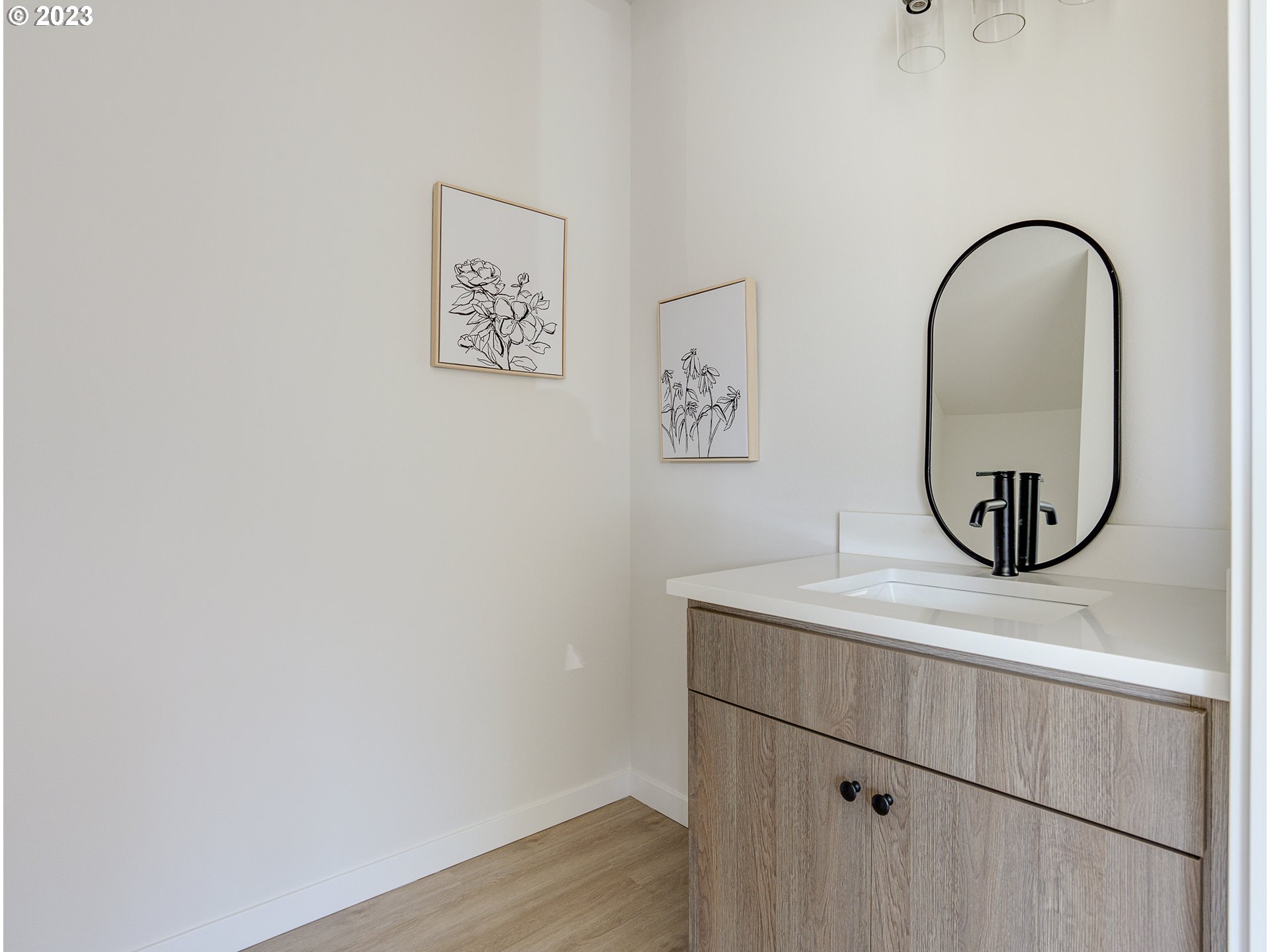 8823 N Endicott AVE 1