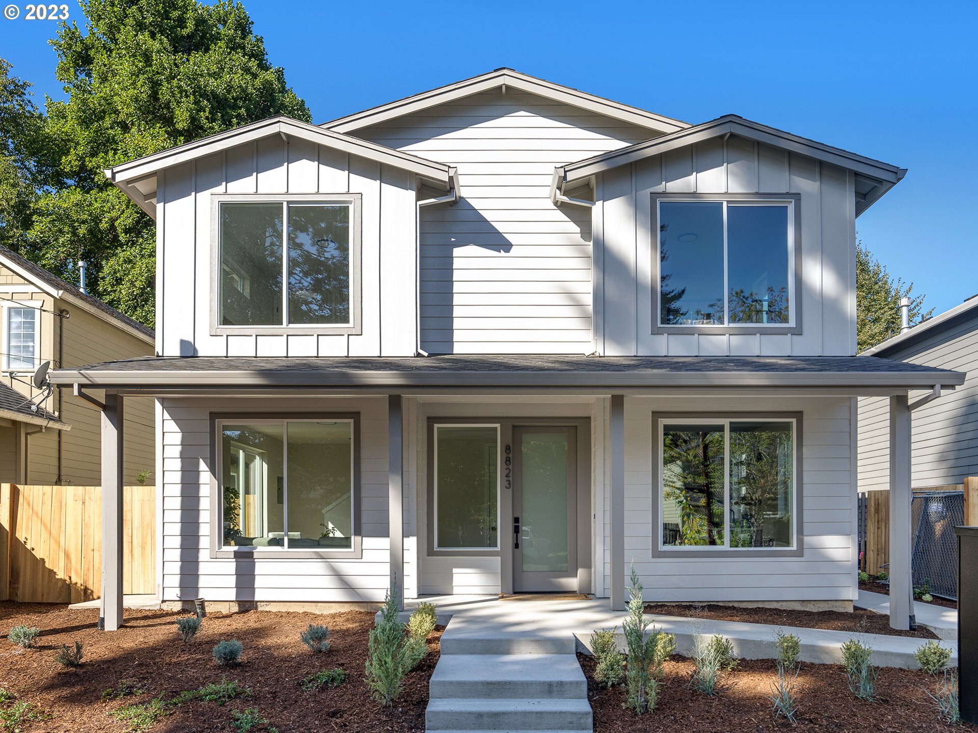 8823 N Endicott AVE 1