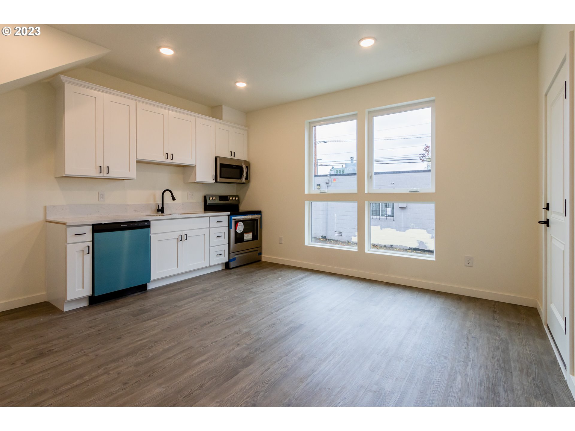 7360 N ATLANTIC AVE 2