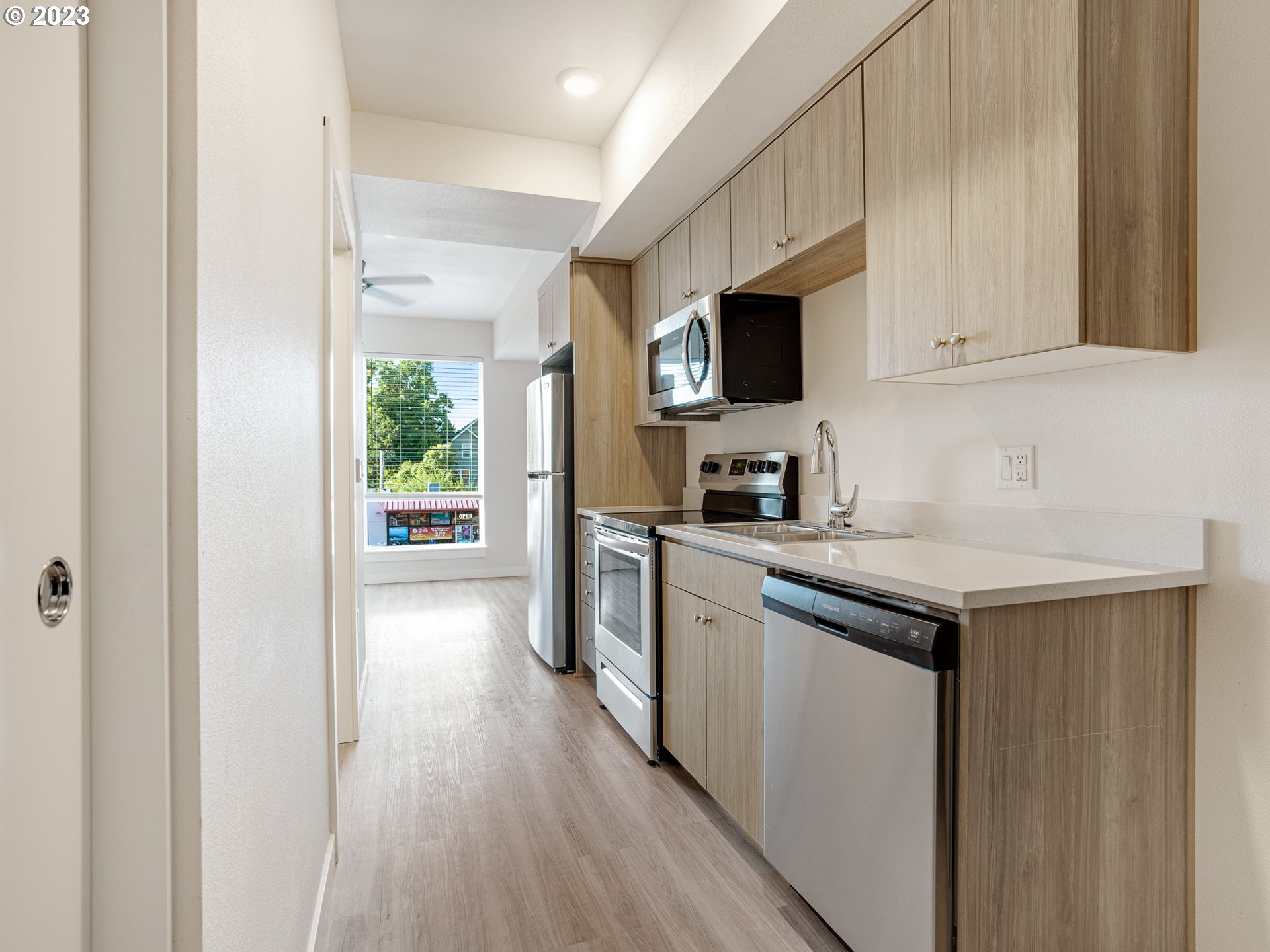 4738 SE BELMONT ST, Portland