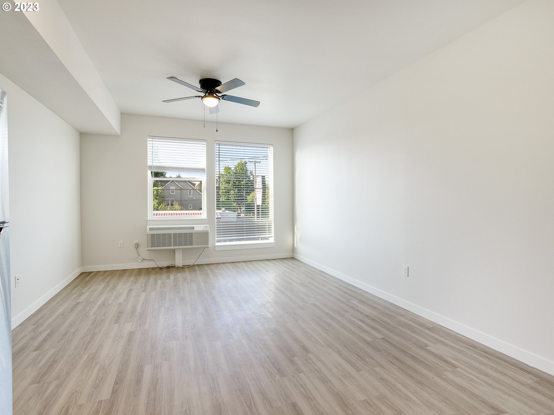 4738 SE BELMONT ST, Portland