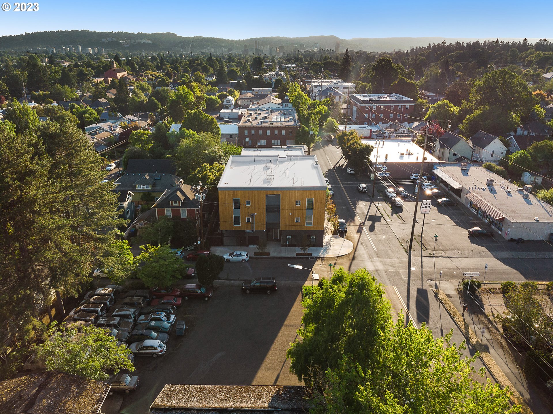 4738 SE BELMONT ST, Portland