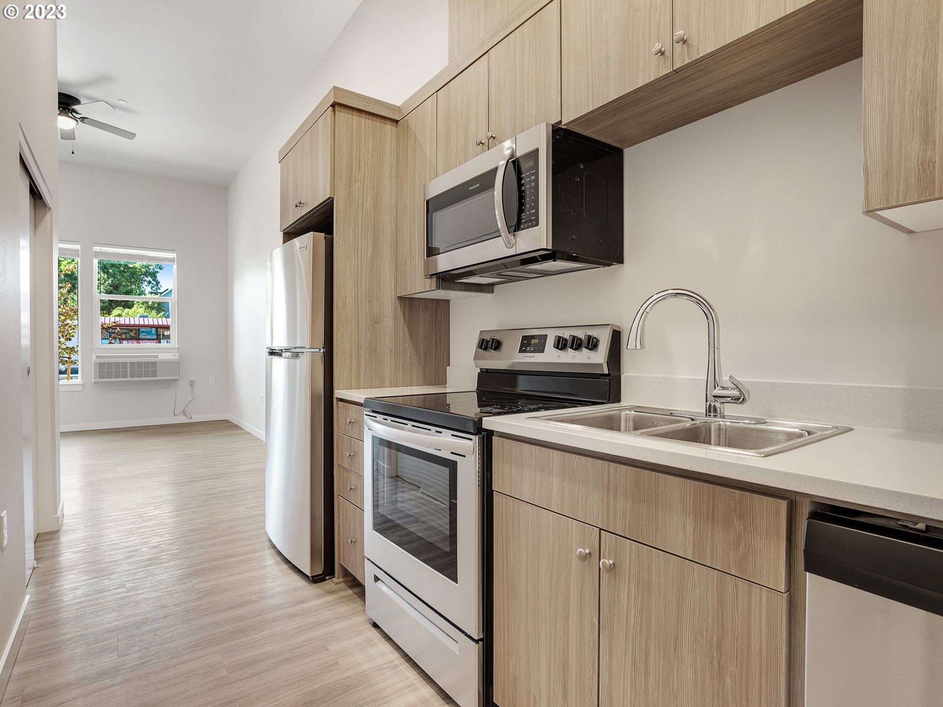 4738 SE BELMONT ST, Portland