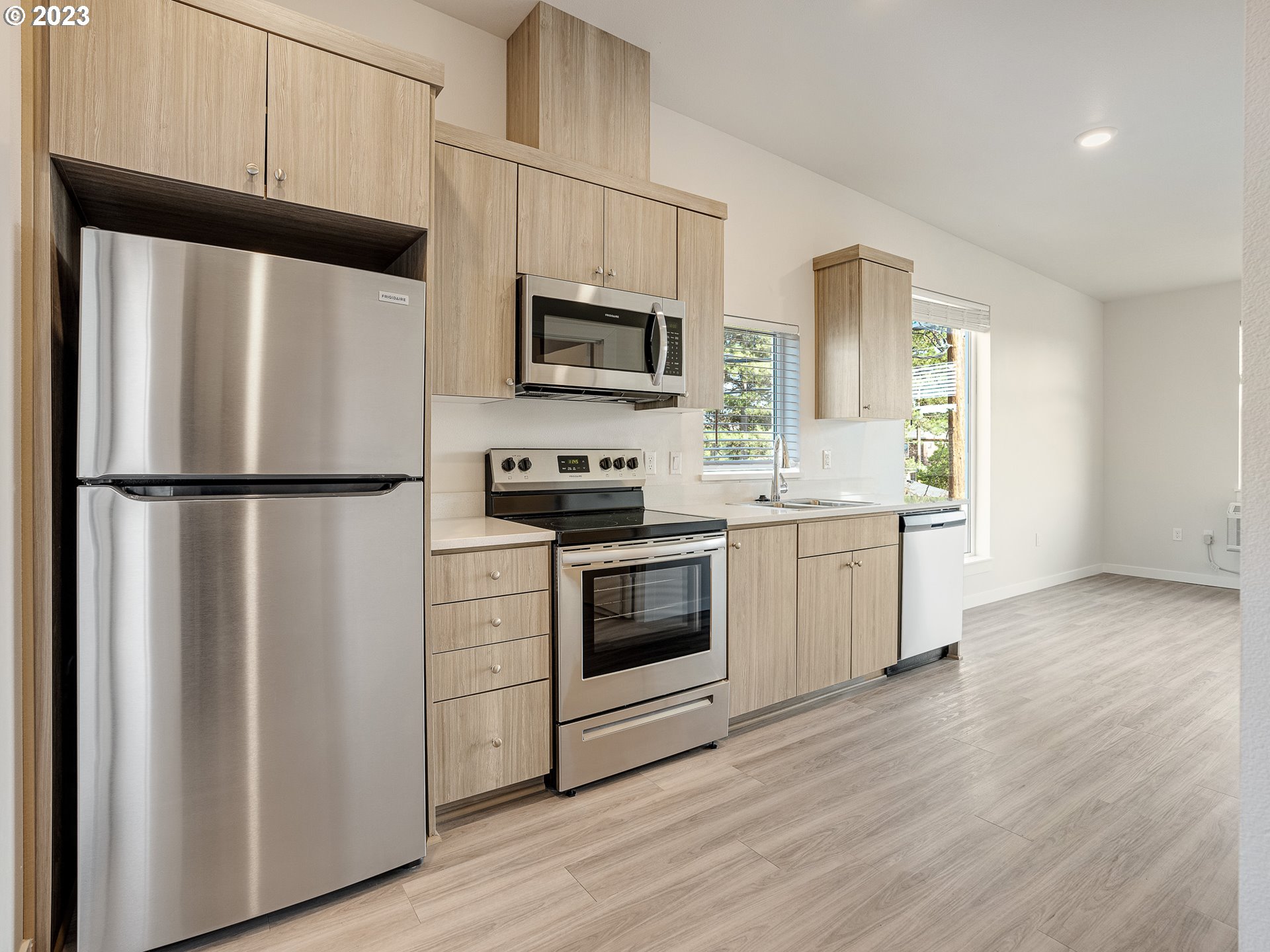 4738 SE BELMONT ST, Portland