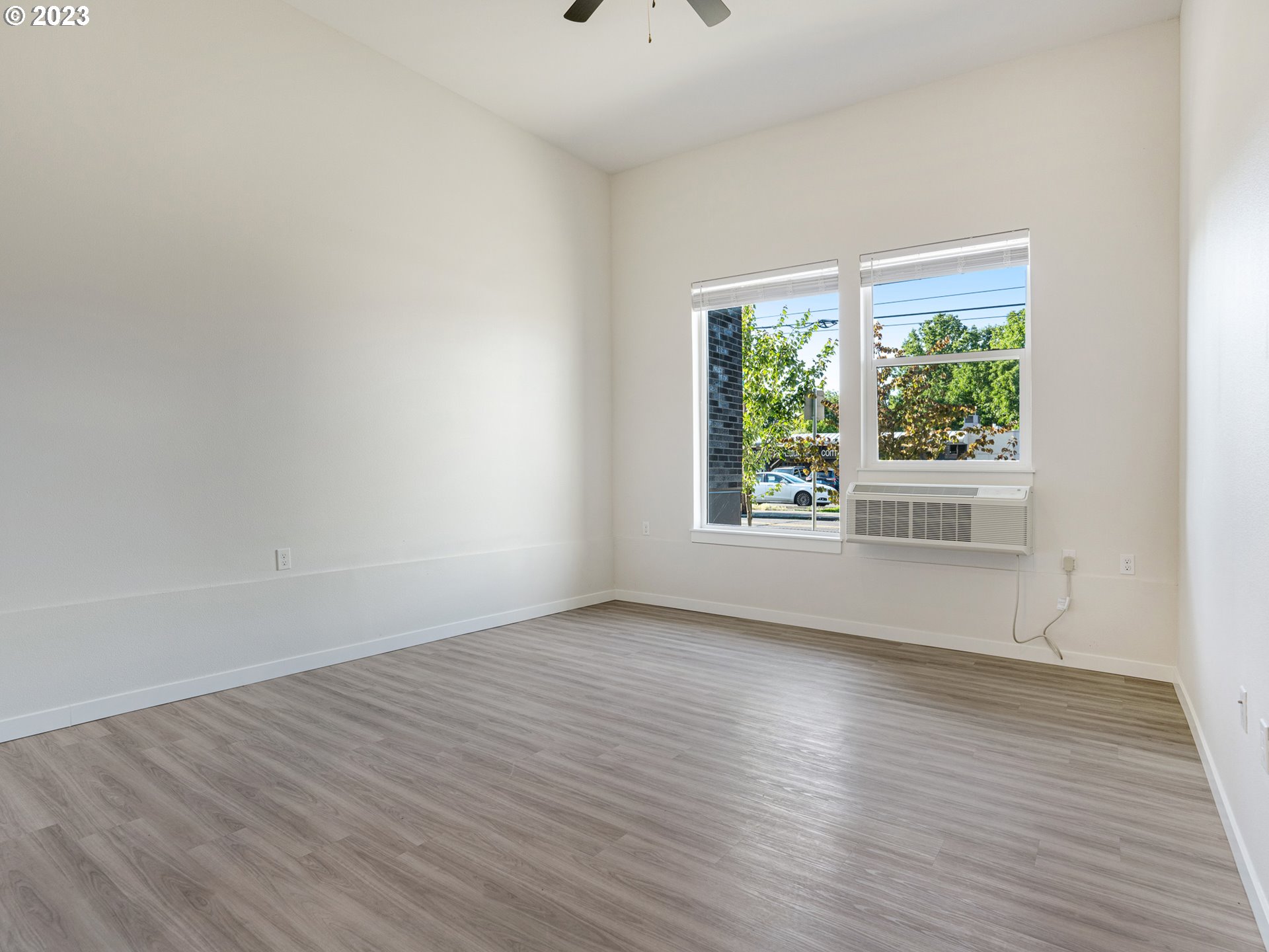 4738 SE BELMONT ST, Portland