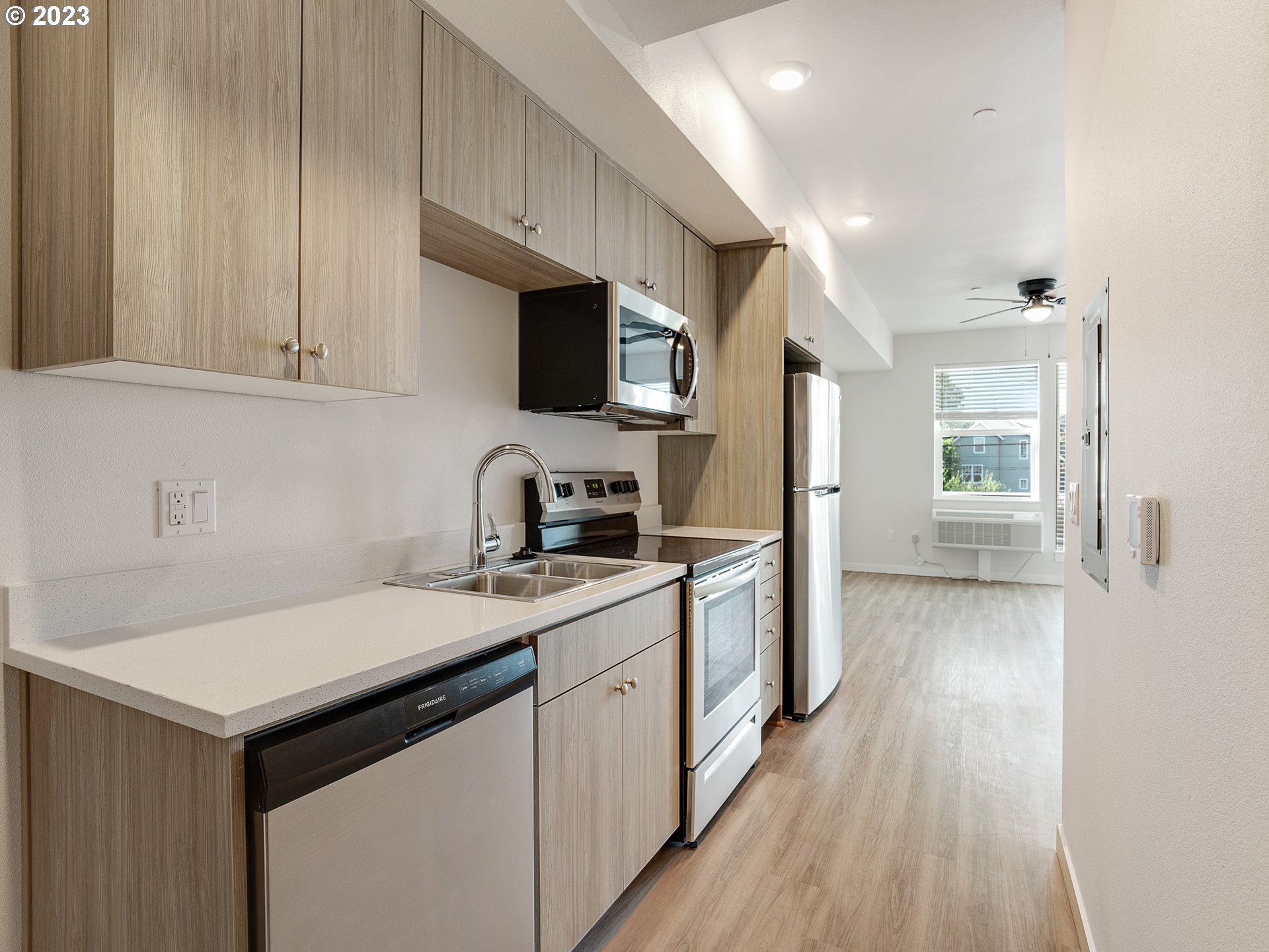 4738 SE BELMONT ST, Portland