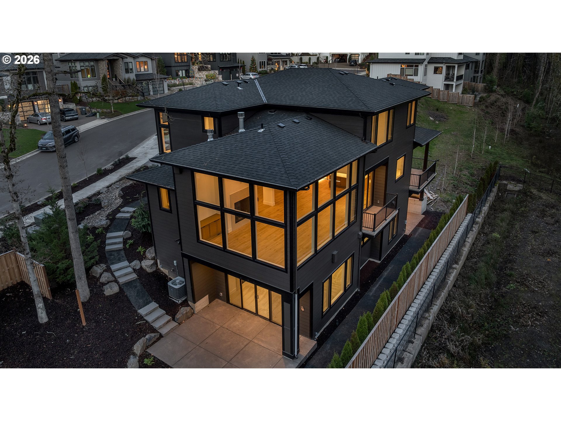 5010 PARK BLUFF PL, Lake Oswego