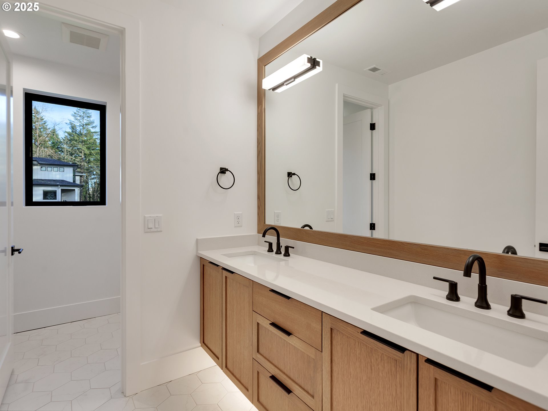 5010 PARK BLUFF PL, Lake Oswego