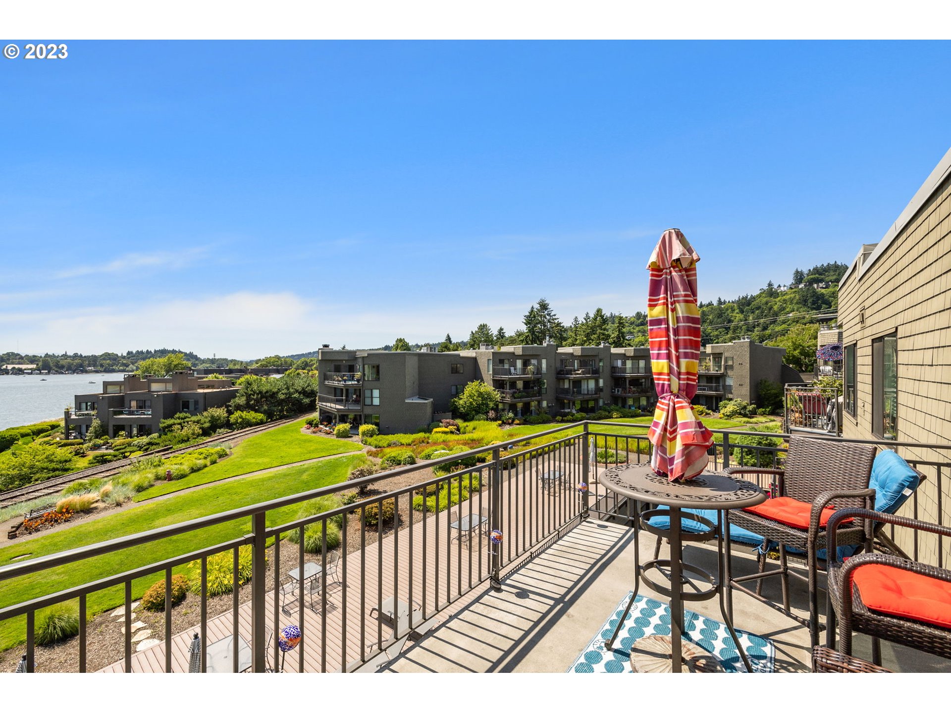 5620 S RIVERSIDE LN 15