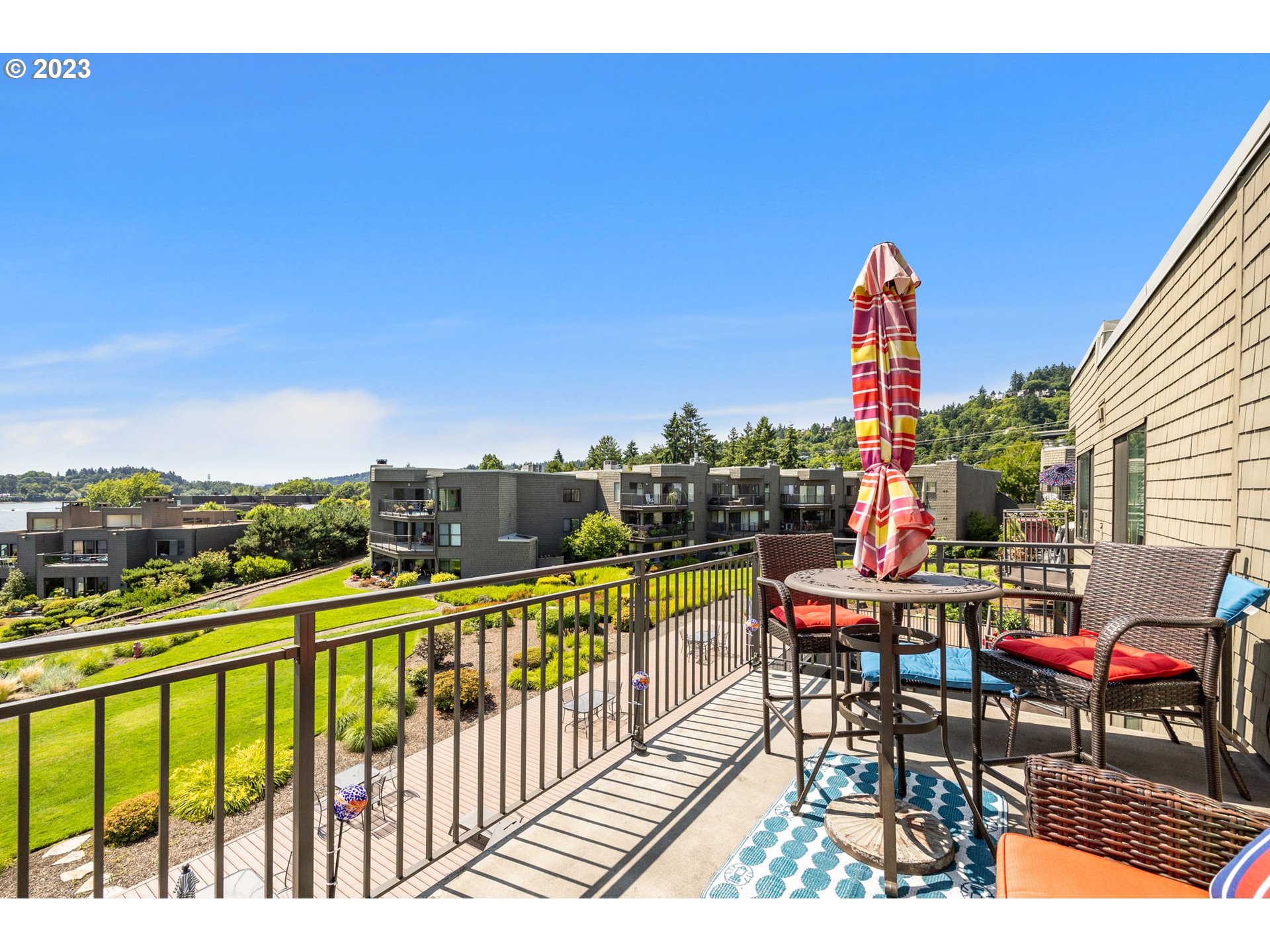 5620 S RIVERSIDE LN 15