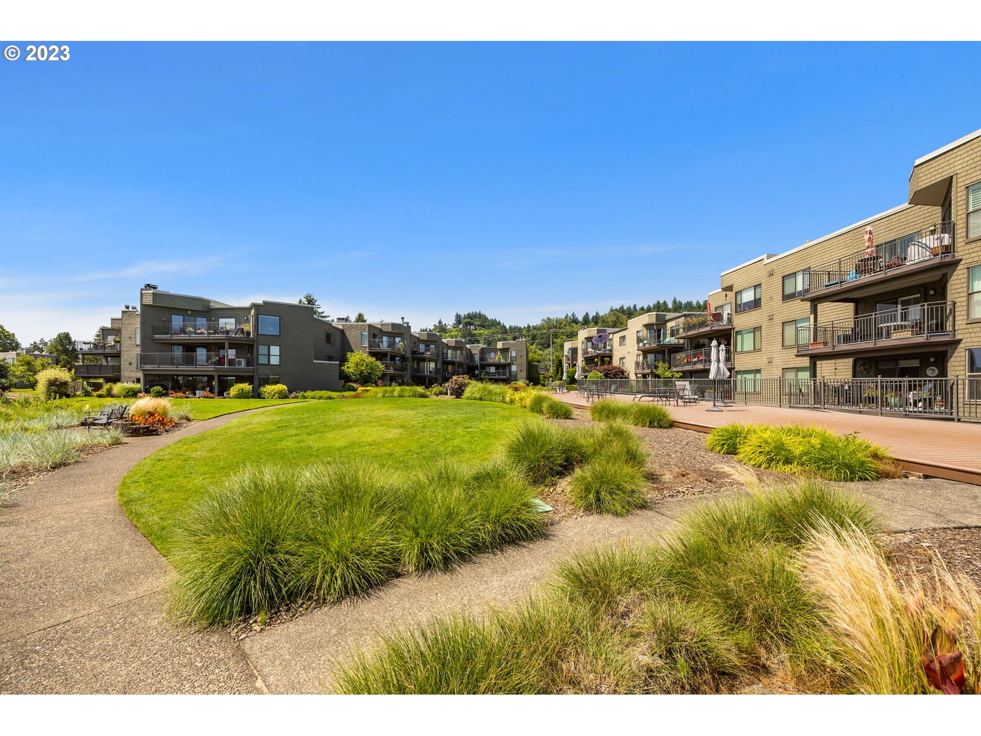 5620 S RIVERSIDE LN 15