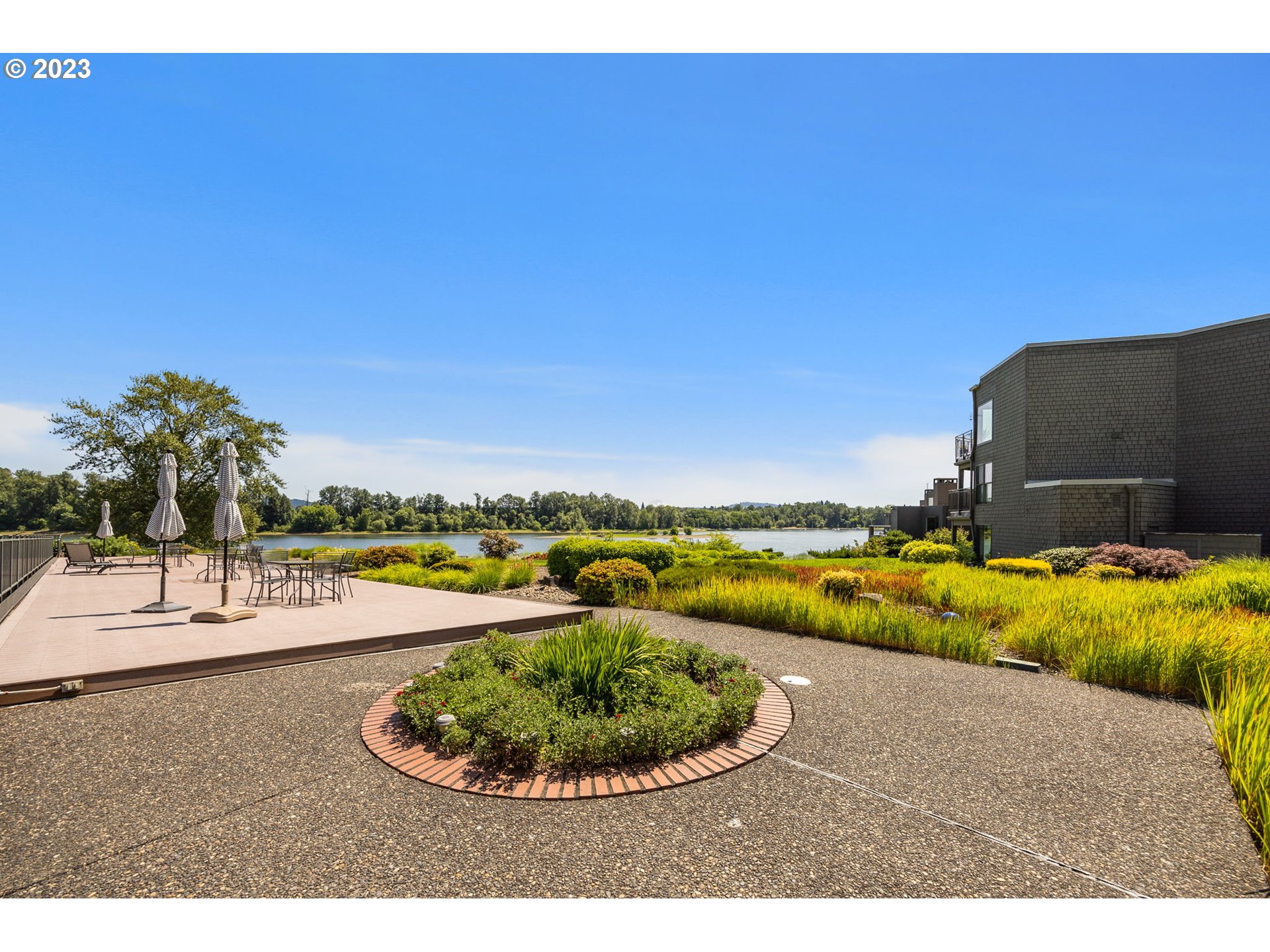 5620 S RIVERSIDE LN 15