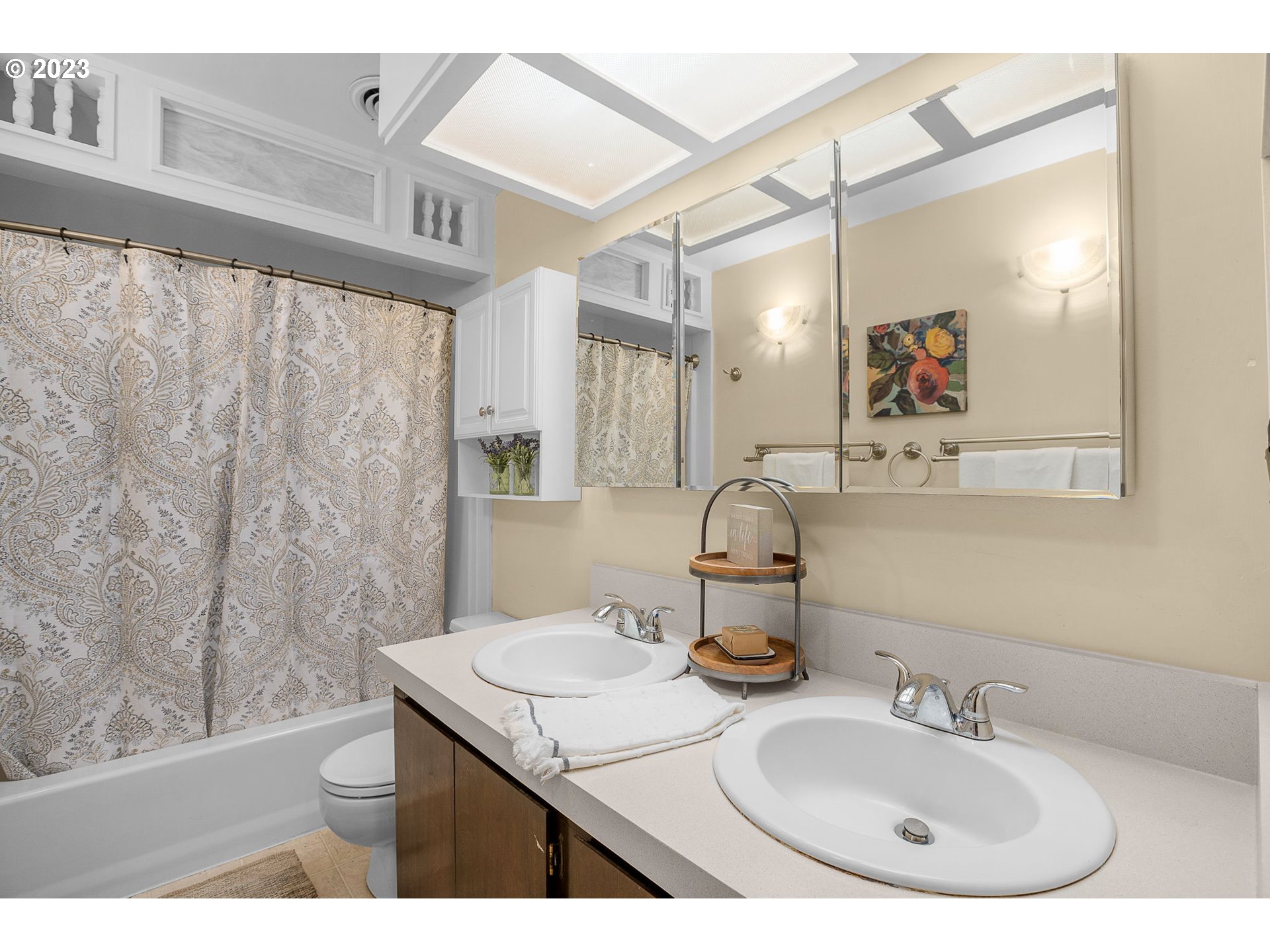 5710 SW MULTNOMAH BLVD